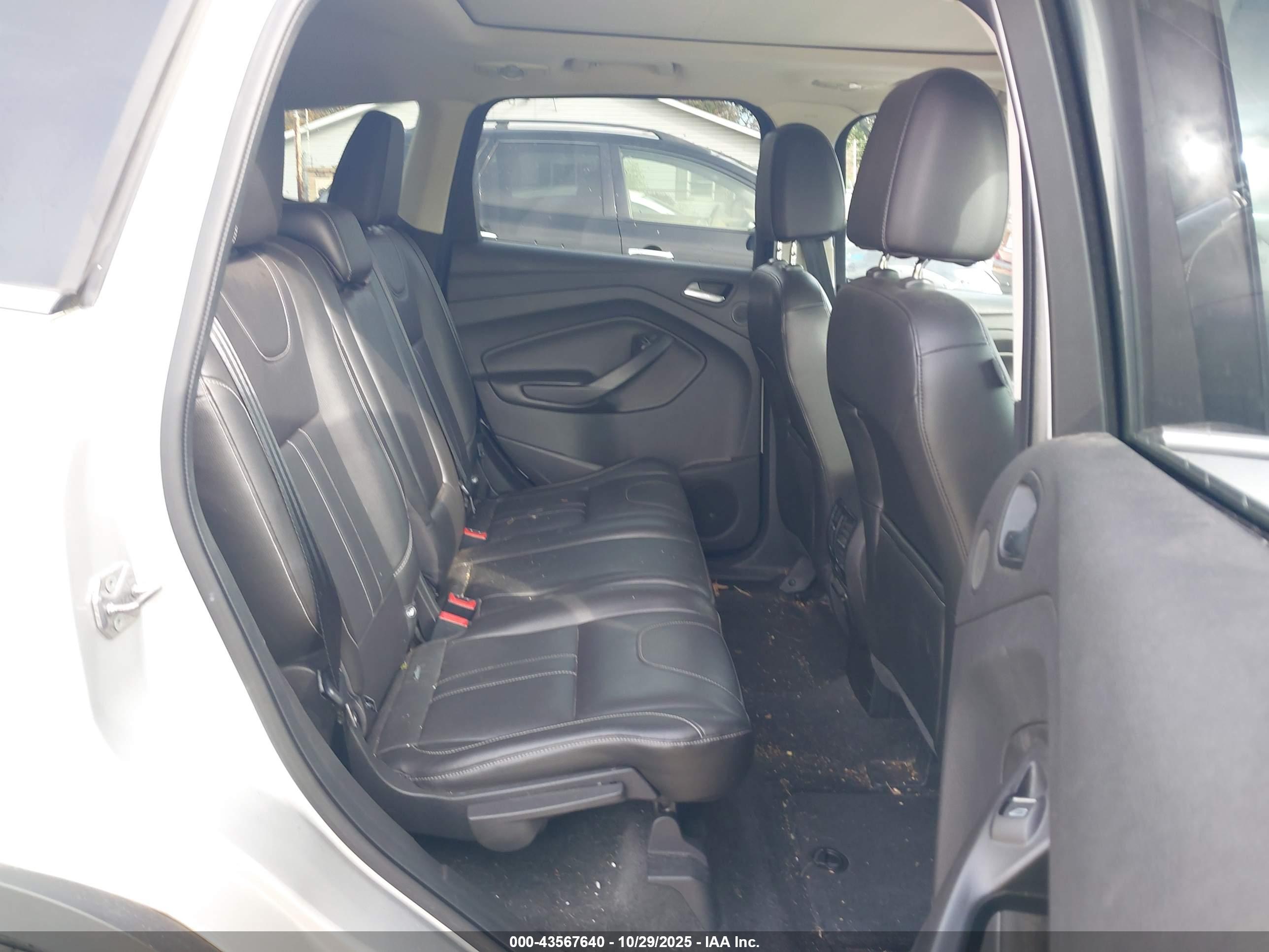 FORD ESCAPE image 8