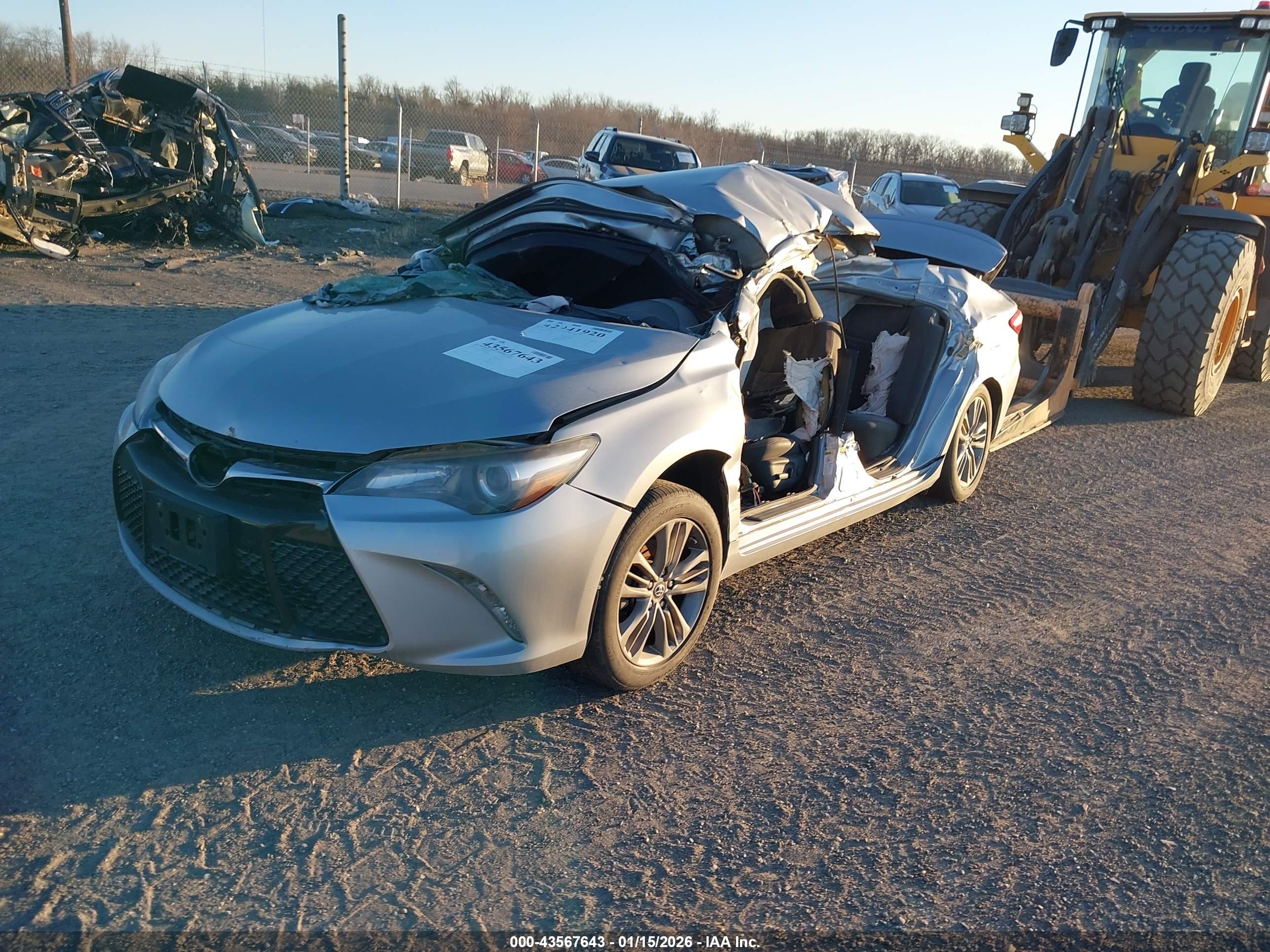 TOYOTA CAMRY image 2