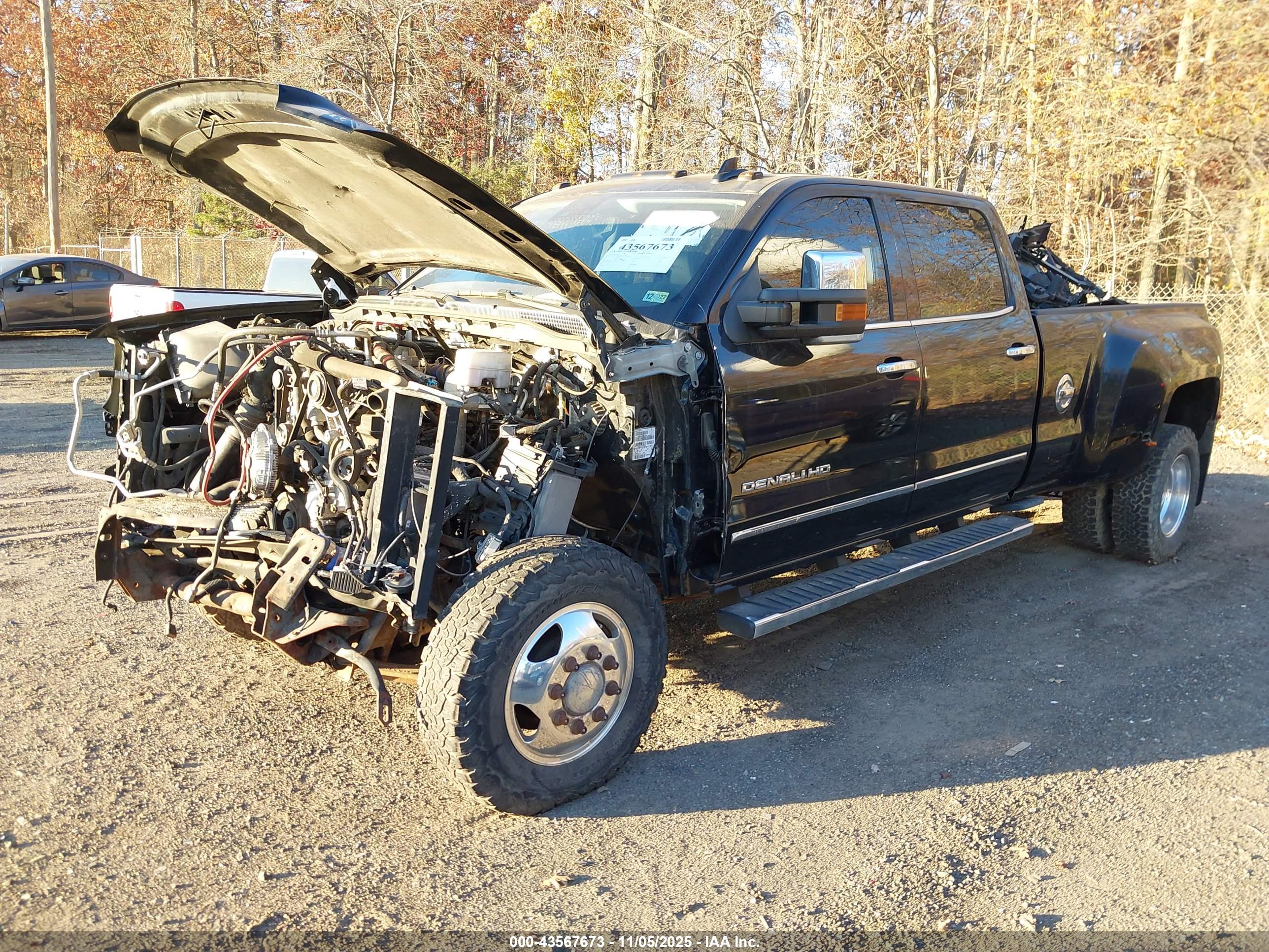 GMC SIERRA image 2