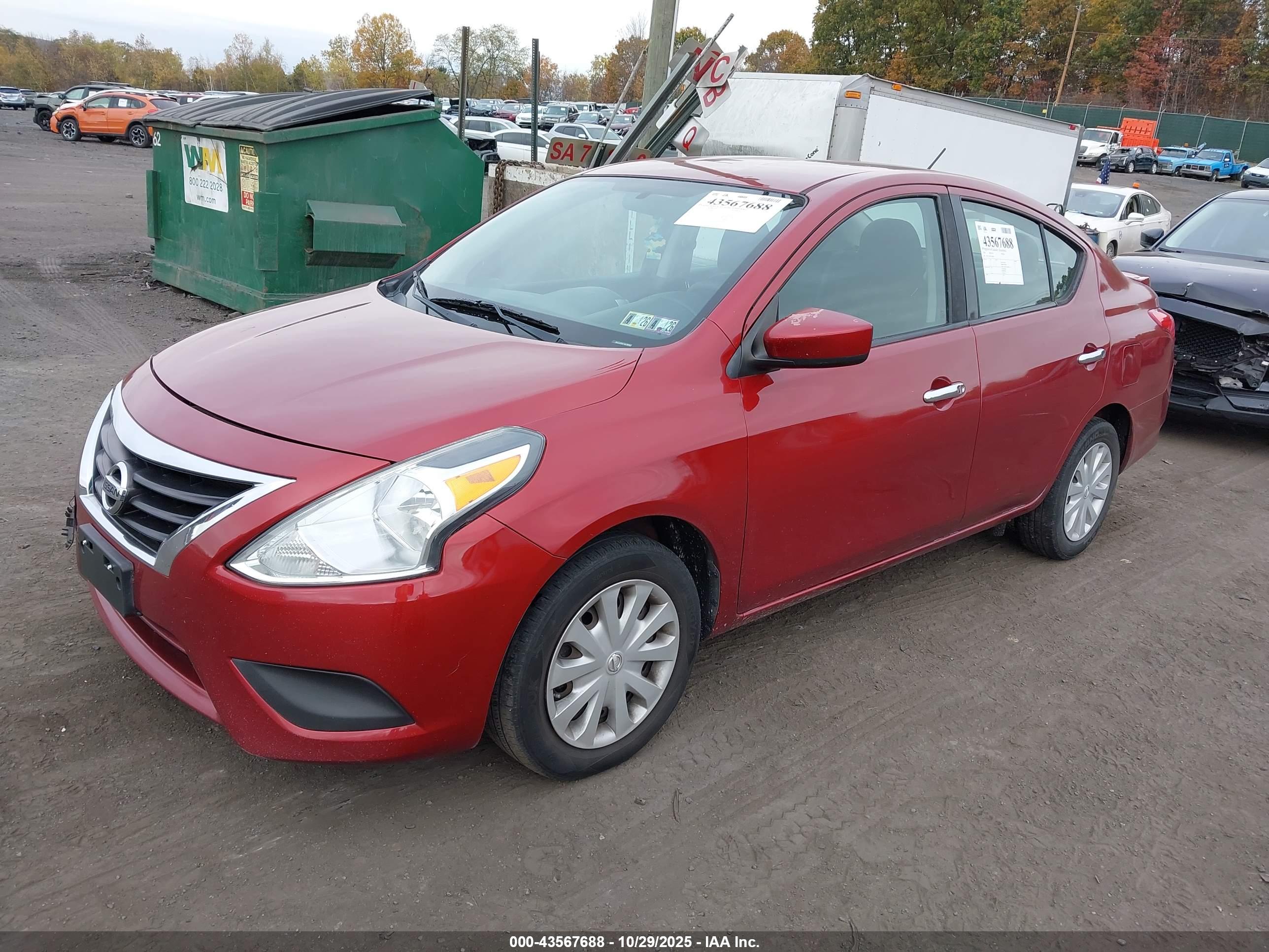 NISSAN VERSA image 2