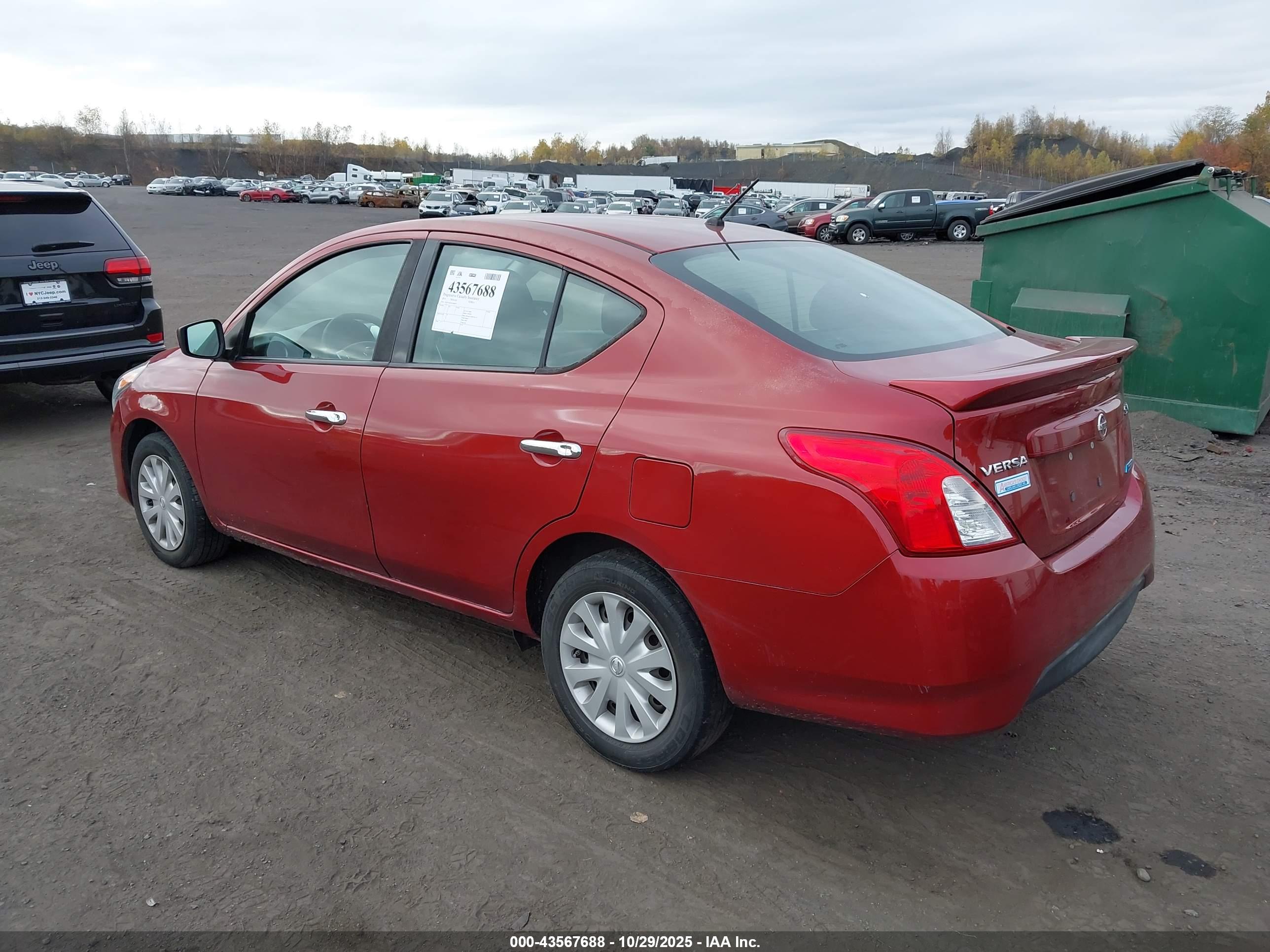 NISSAN VERSA image 3