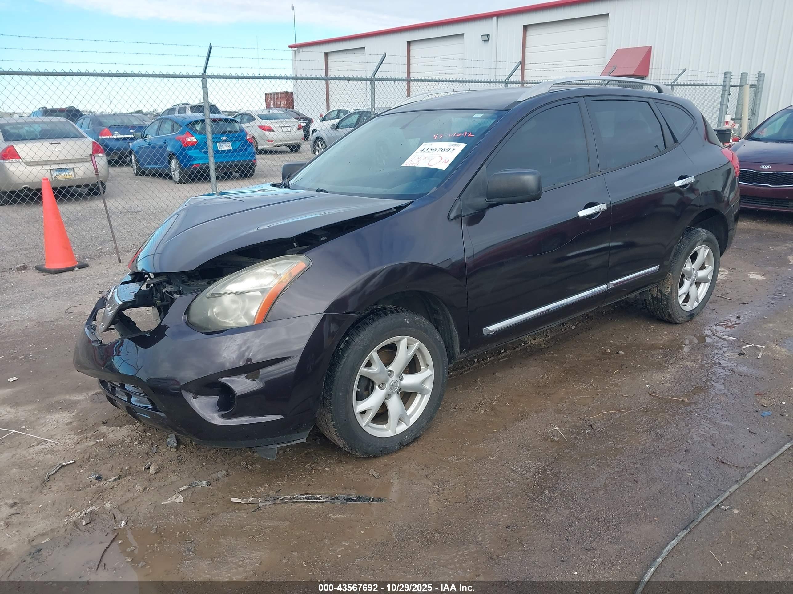 NISSAN ROGUE image 2