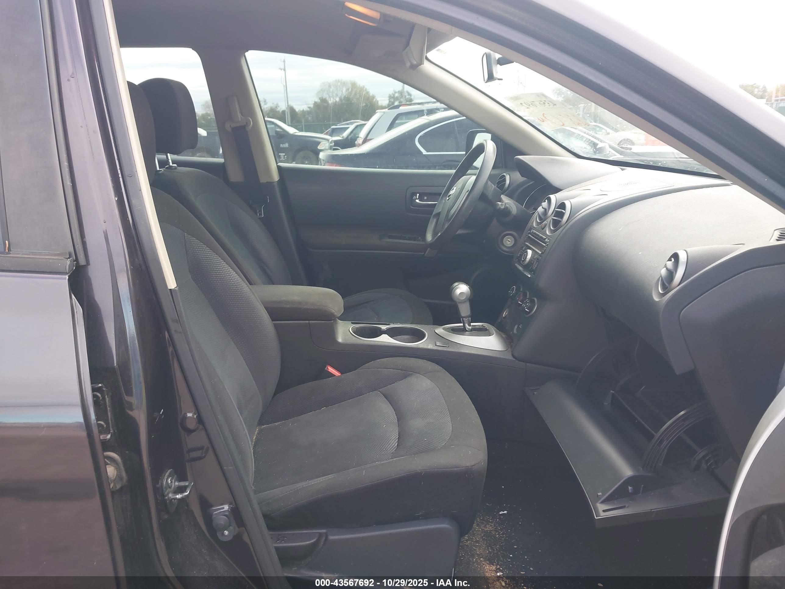 NISSAN ROGUE image 5