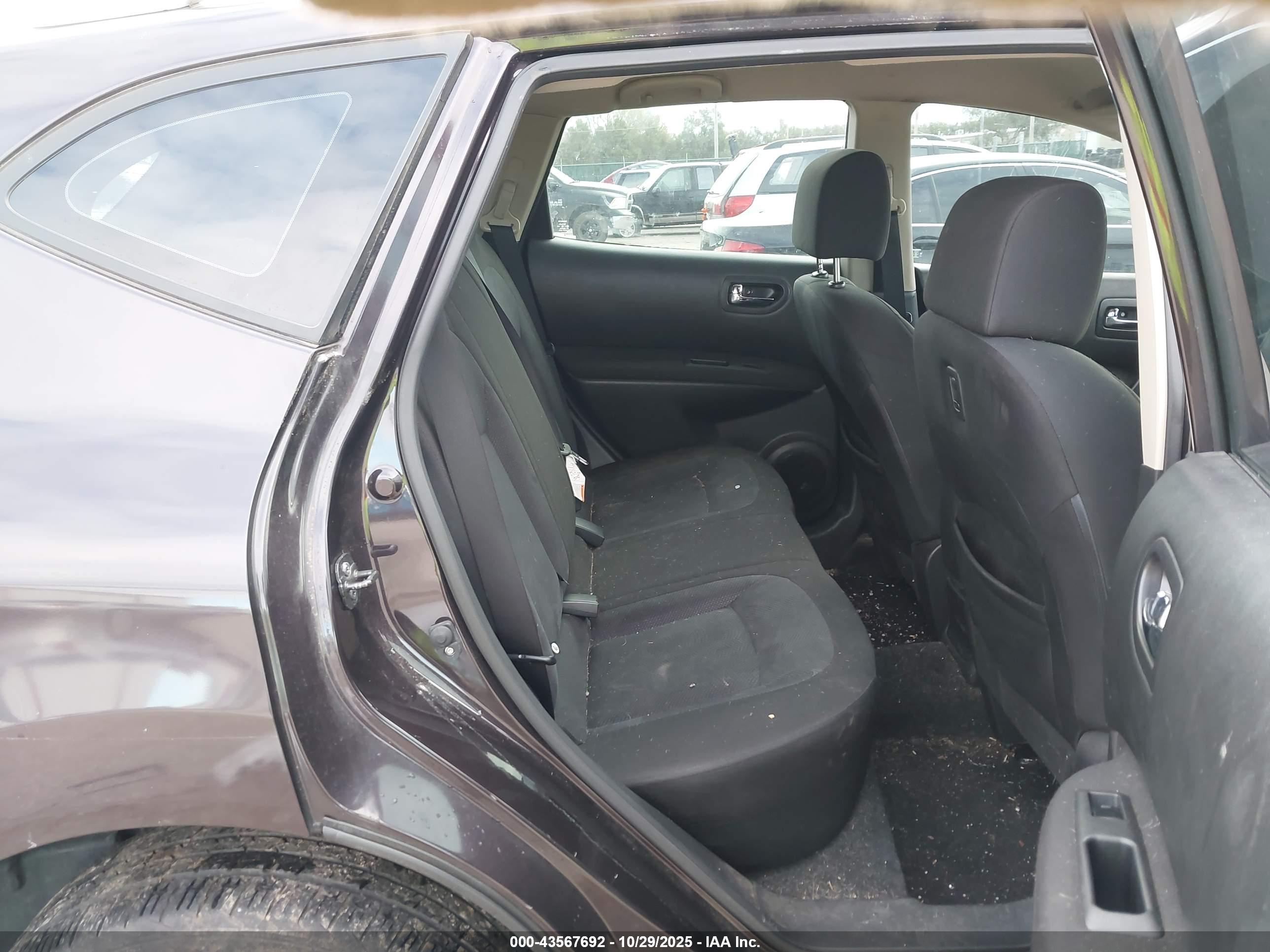 NISSAN ROGUE image 8