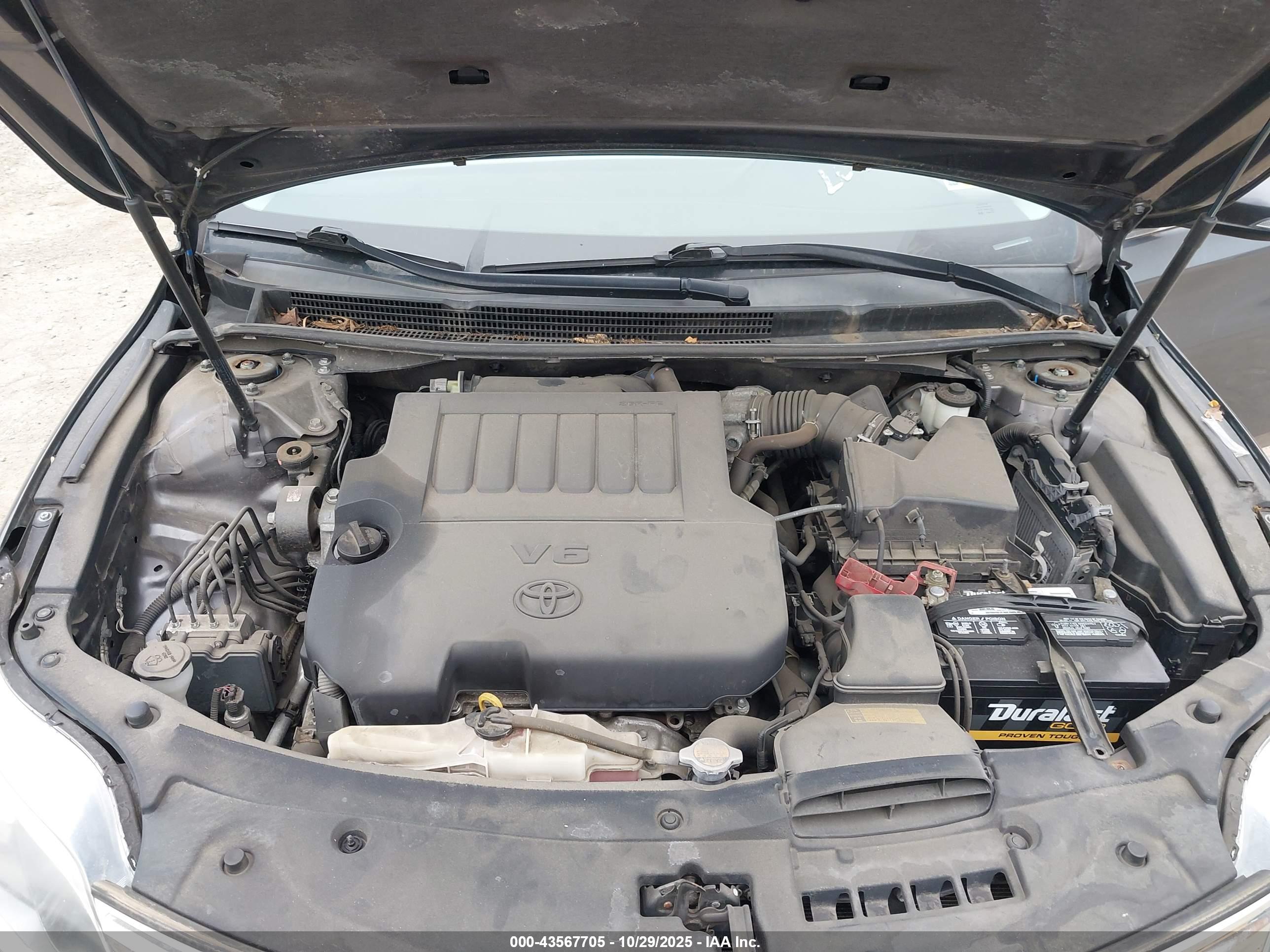TOYOTA AVALON image 10