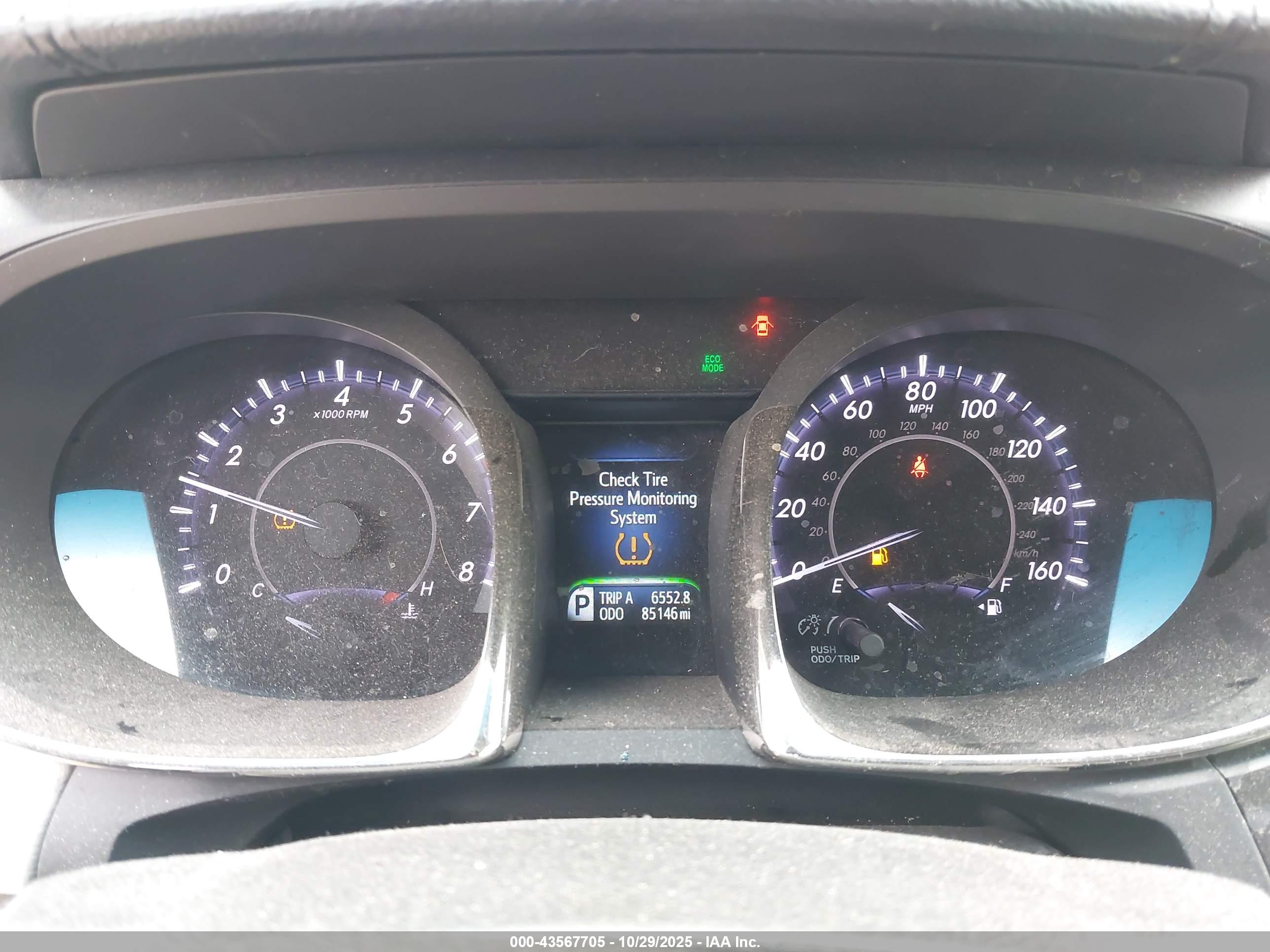 TOYOTA AVALON image 7