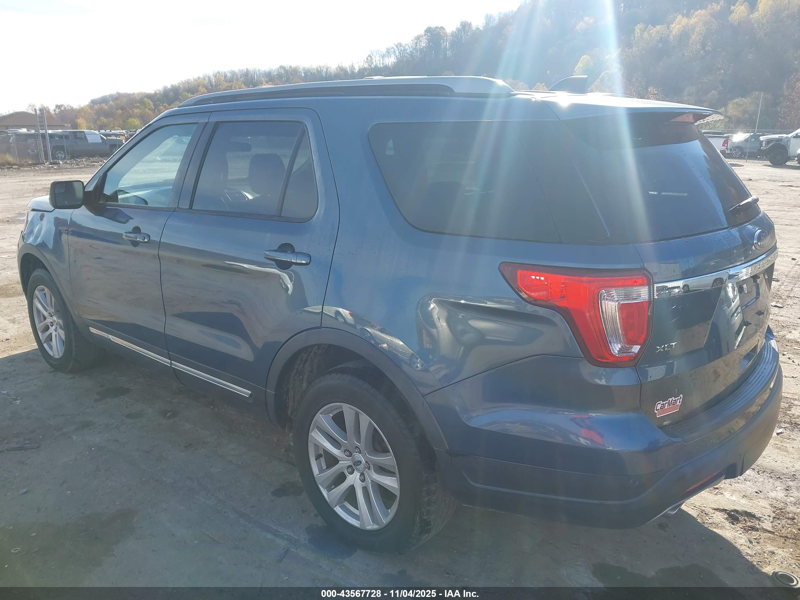 FORD EXPLORER image 3