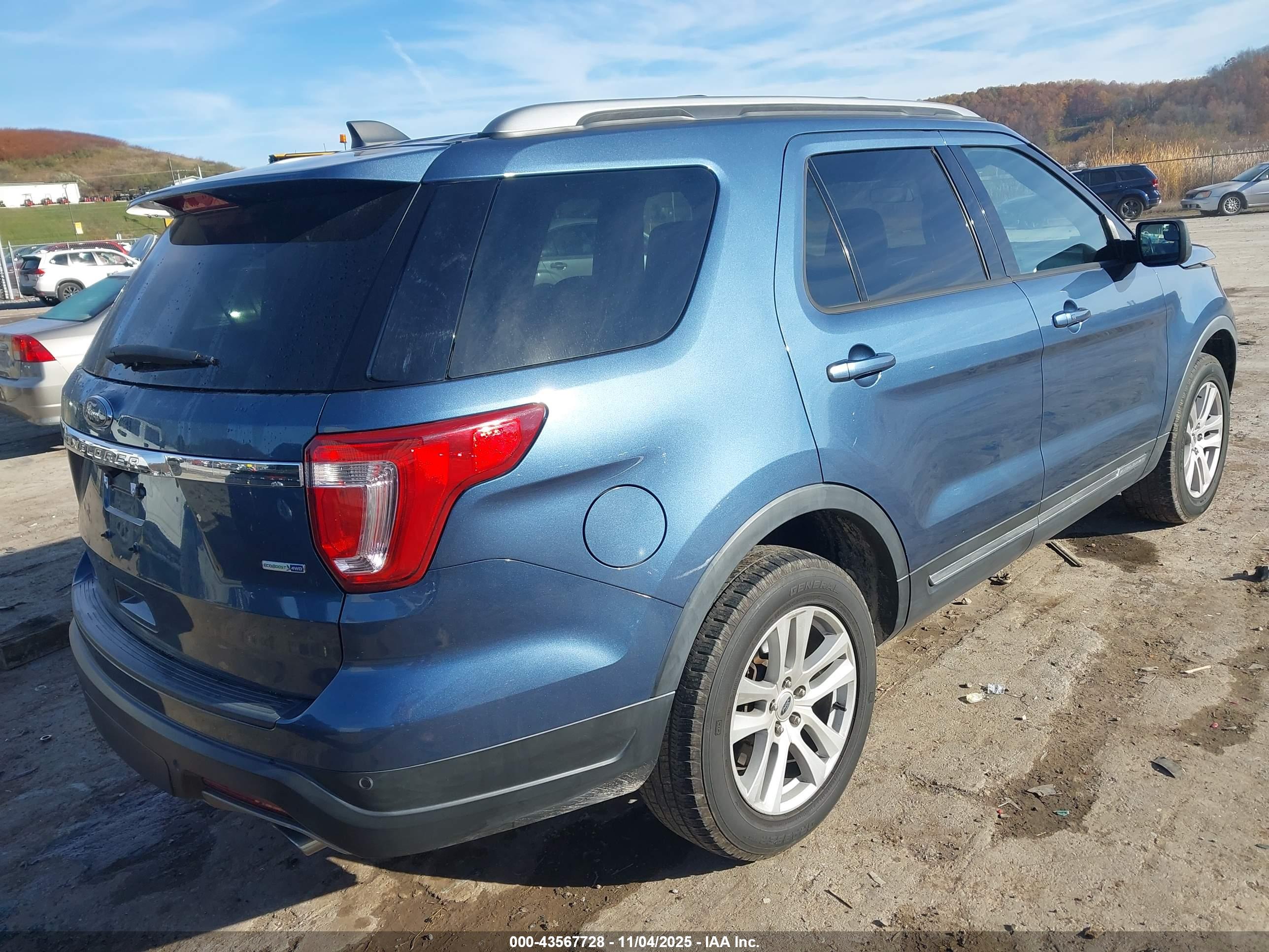 FORD EXPLORER image 4