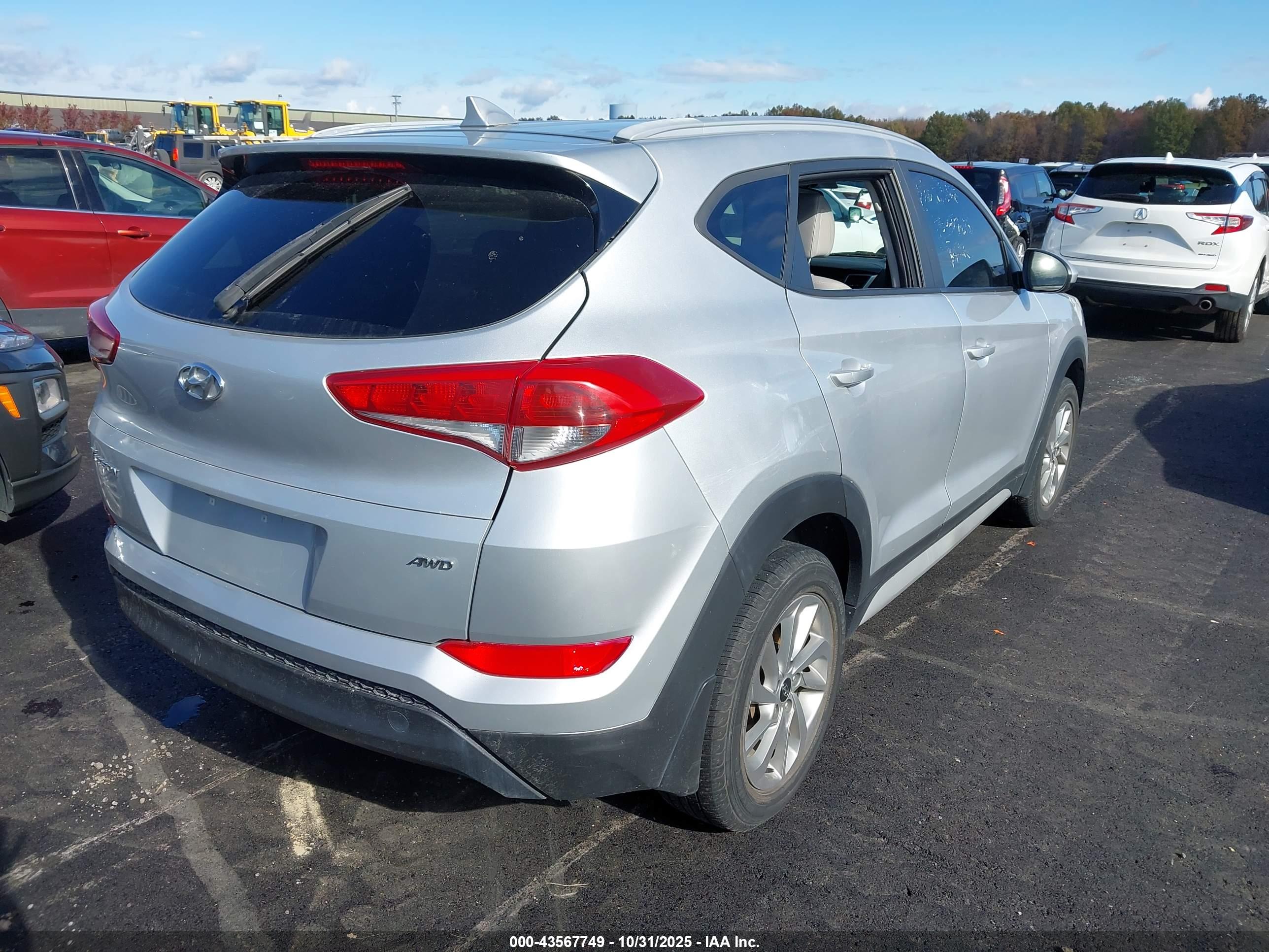 HYUNDAI TUCSON image 4