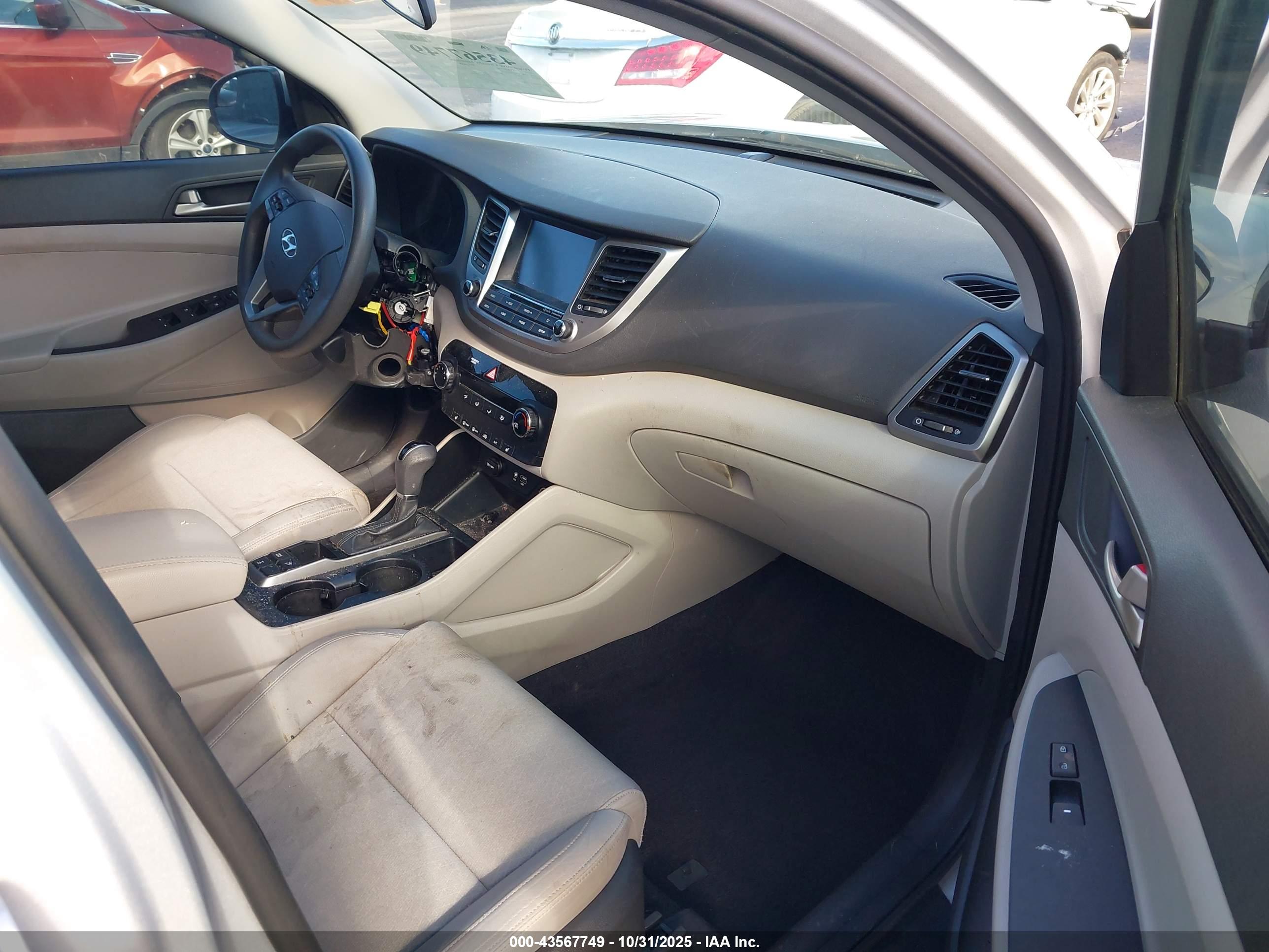 HYUNDAI TUCSON image 5