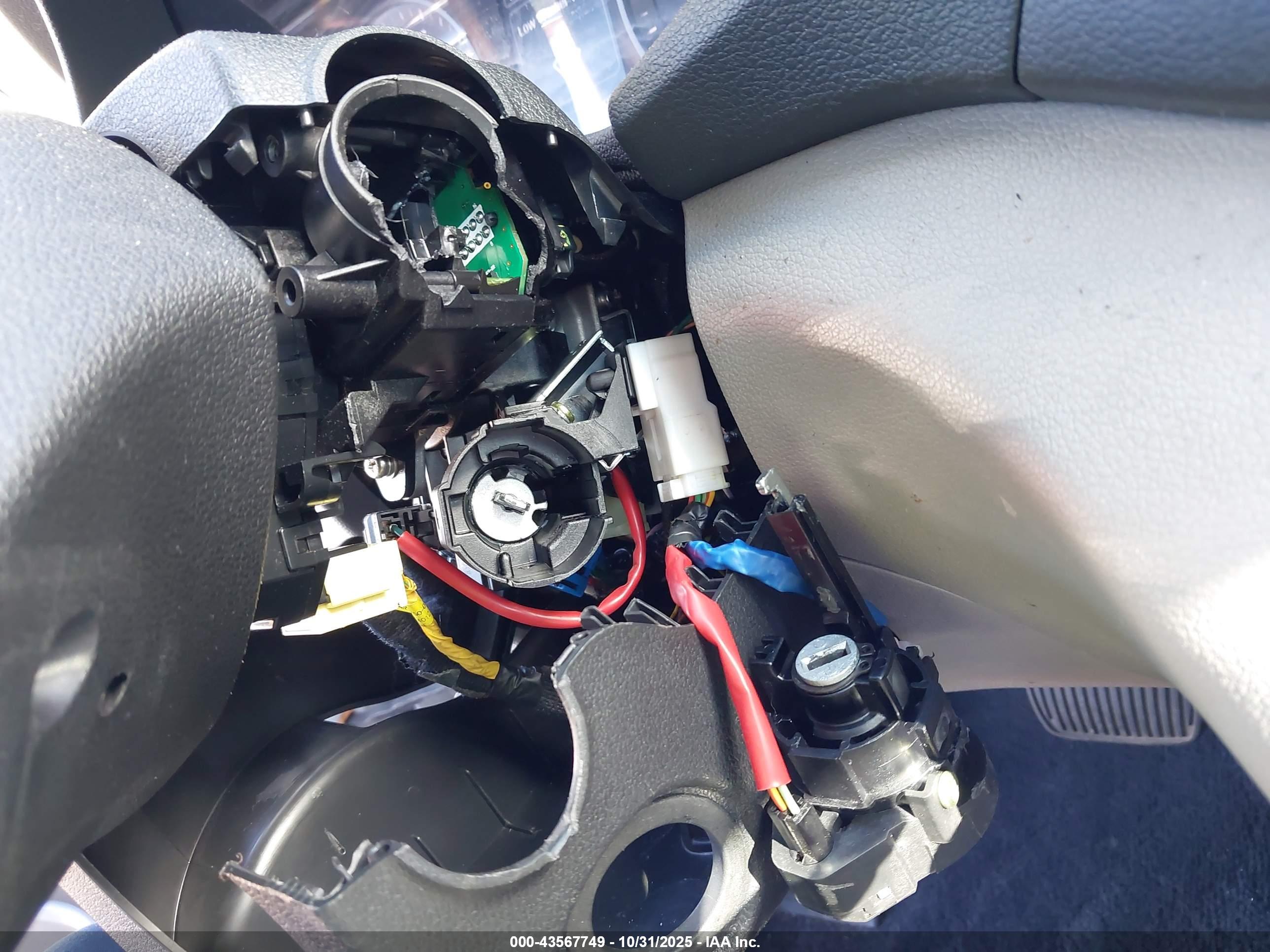 HYUNDAI TUCSON image 6