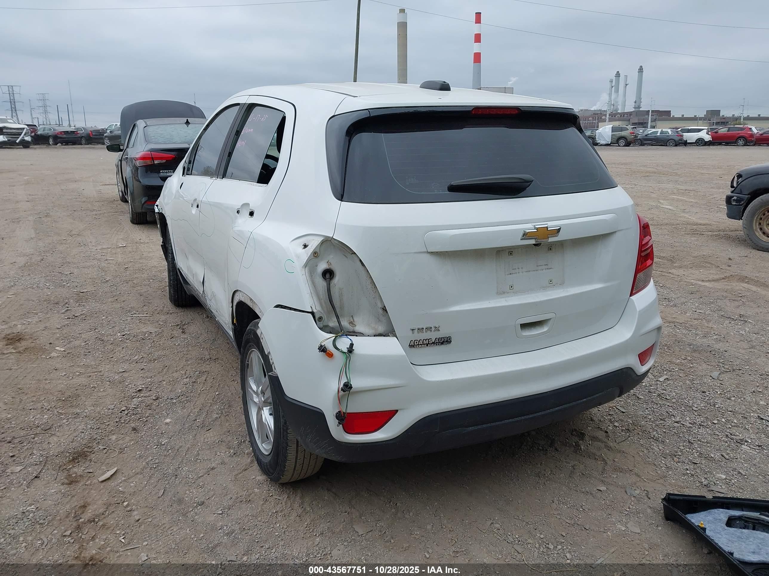 CHEVROLET TRAX image 3