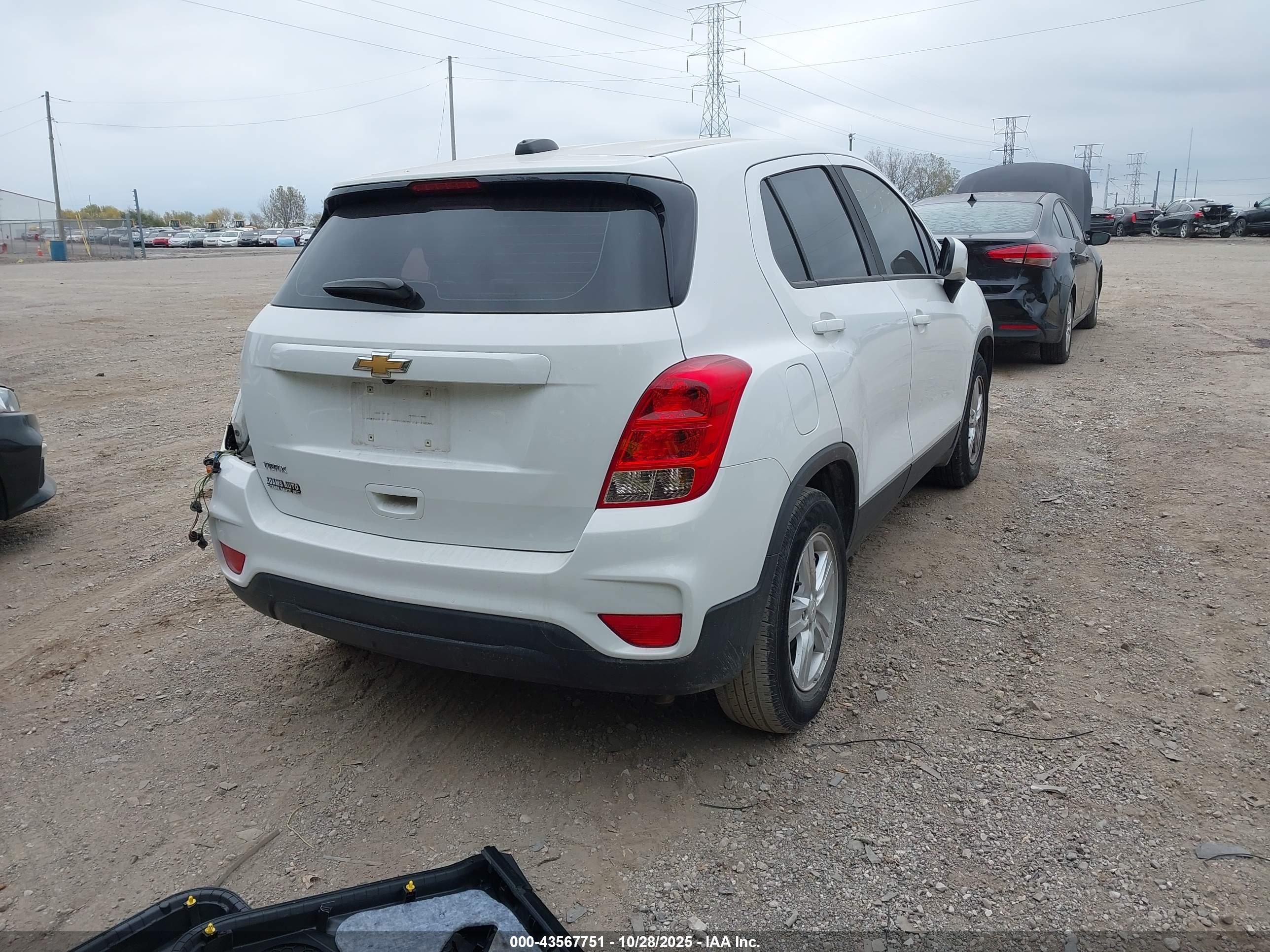 CHEVROLET TRAX image 4