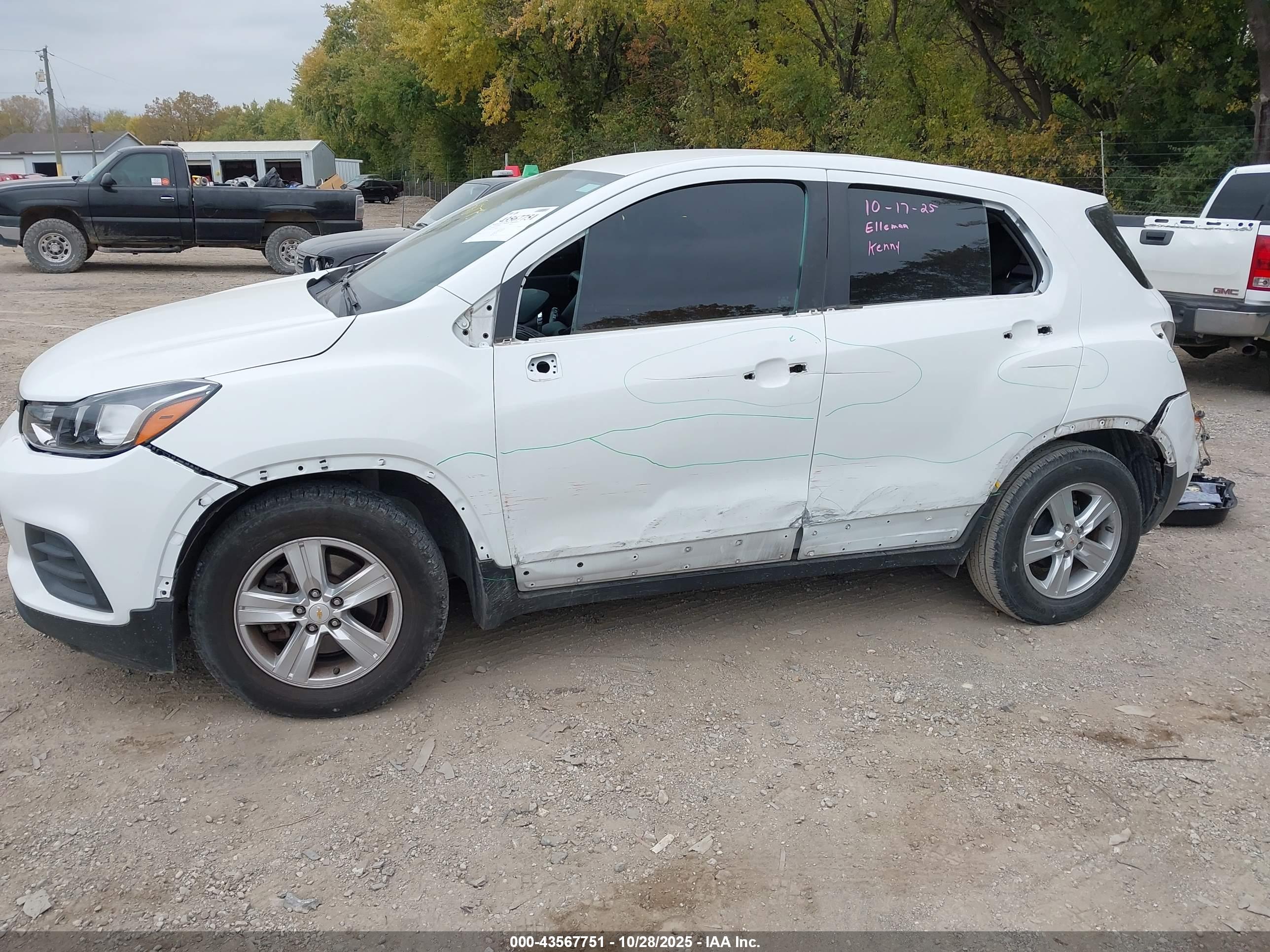 CHEVROLET TRAX image 6