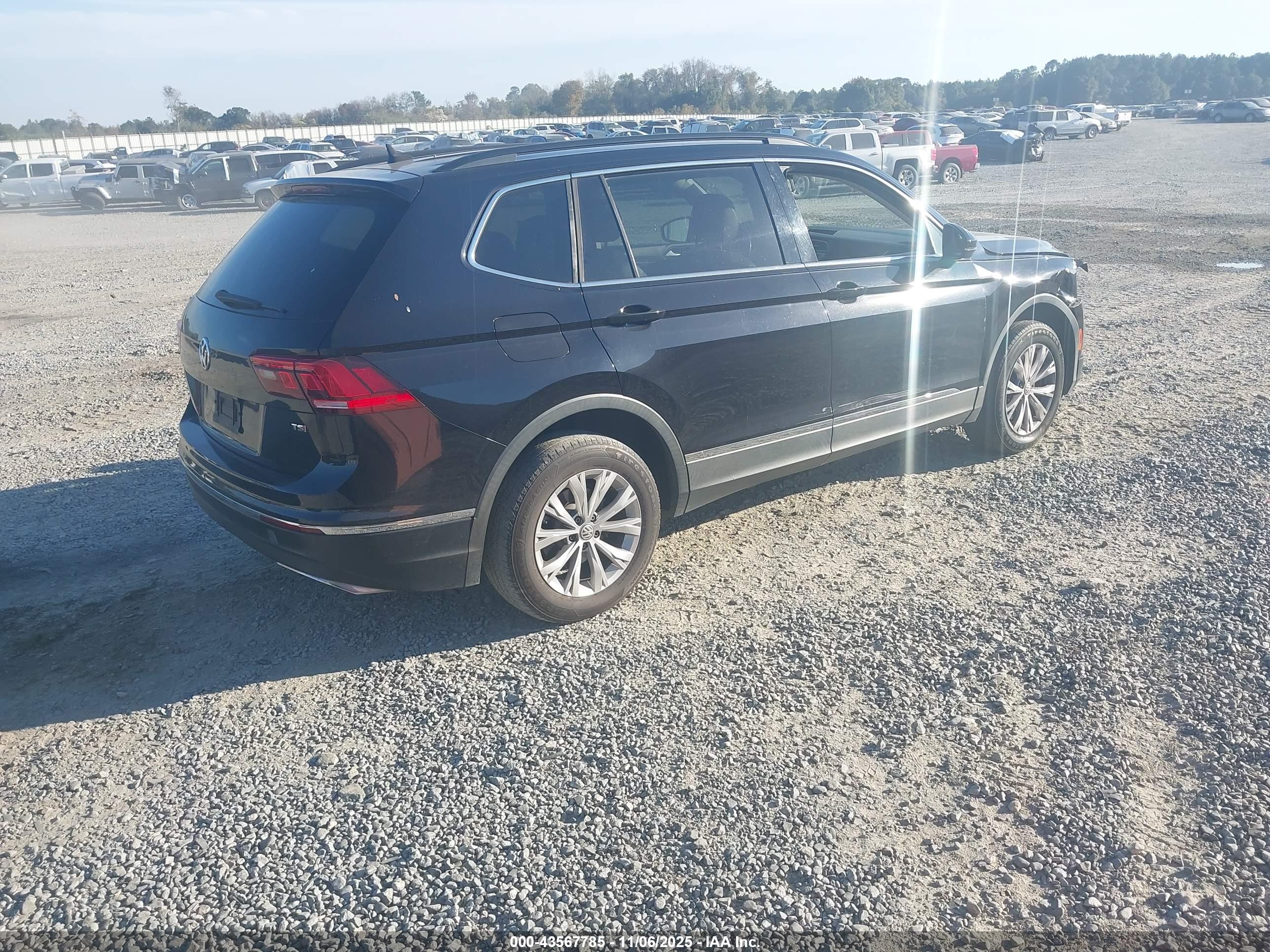 VOLKSWAGEN TIGUAN image 4