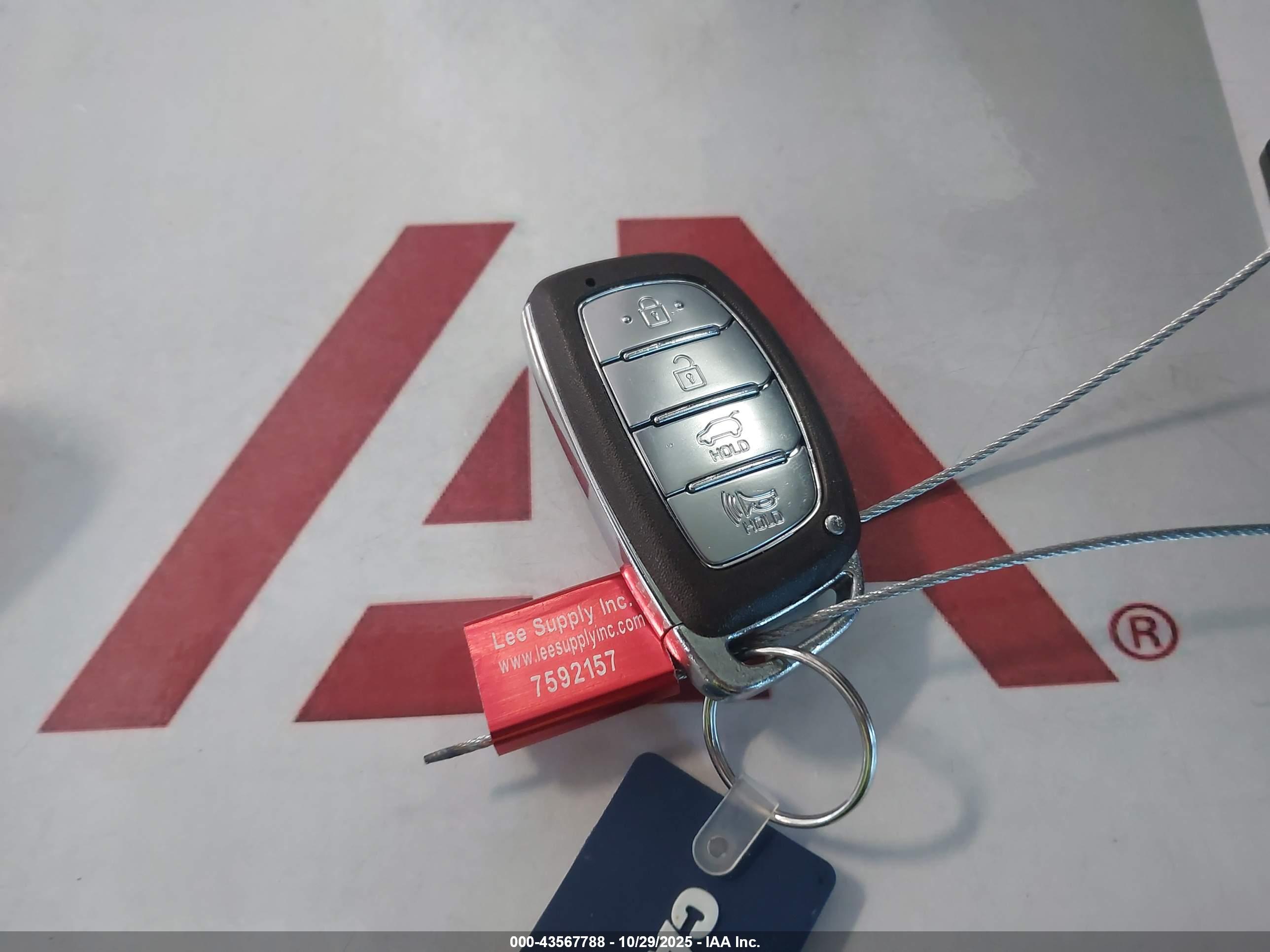 HYUNDAI TUCSON image 11