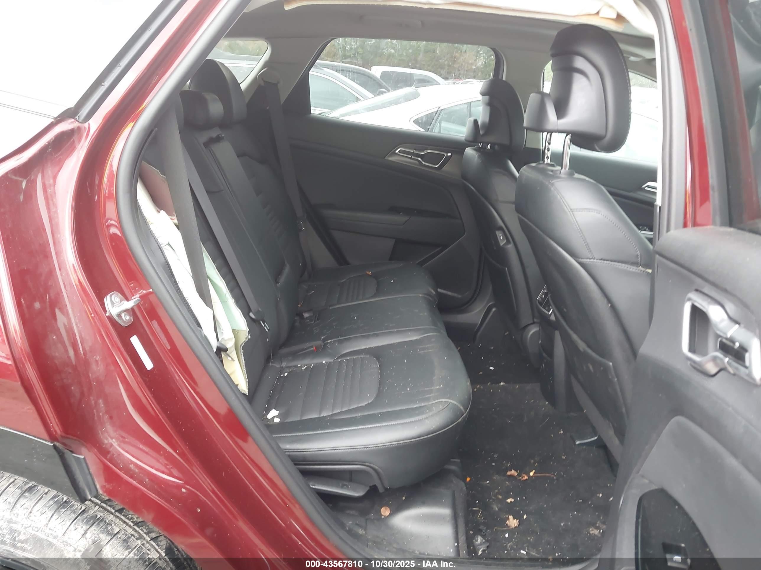 KIA SPORTAGE image 8