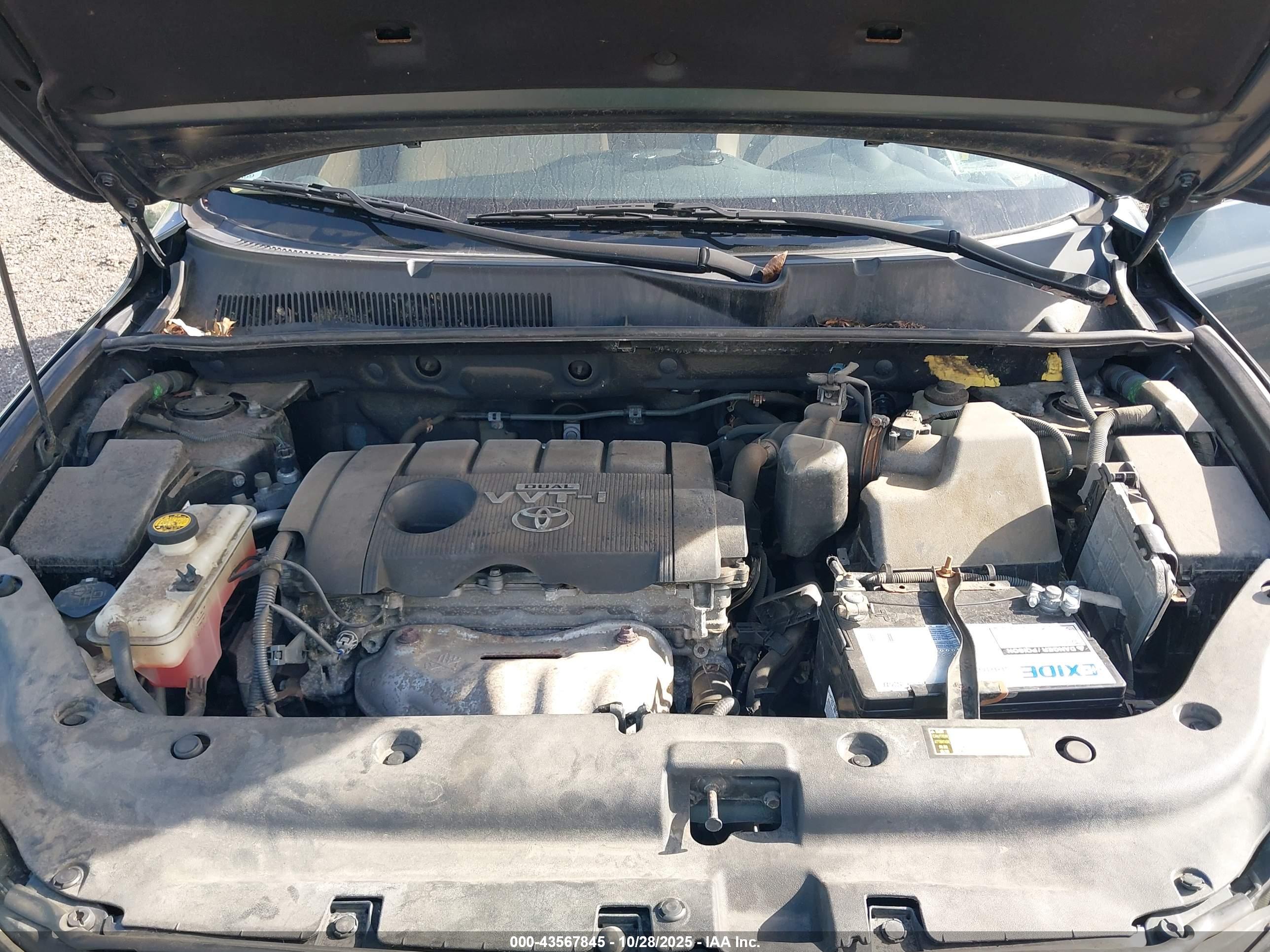 TOYOTA RAV4 image 10