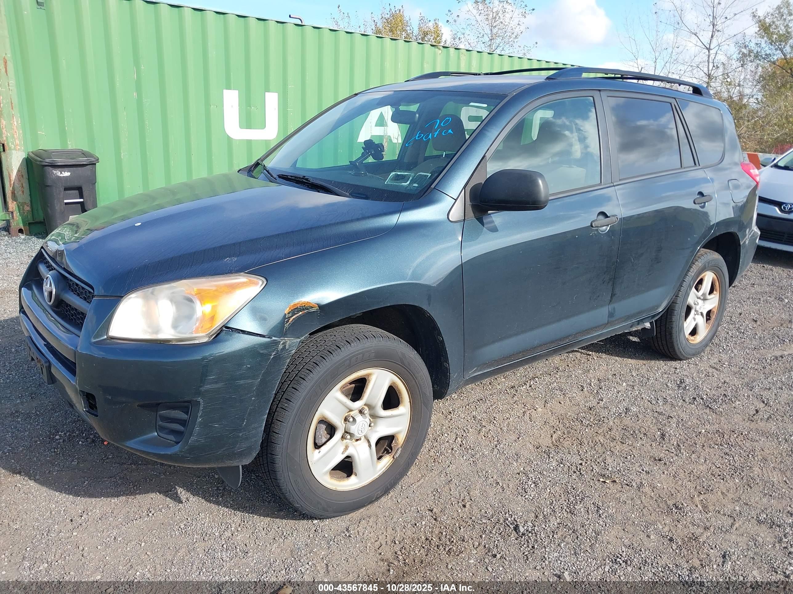 TOYOTA RAV4 image 2