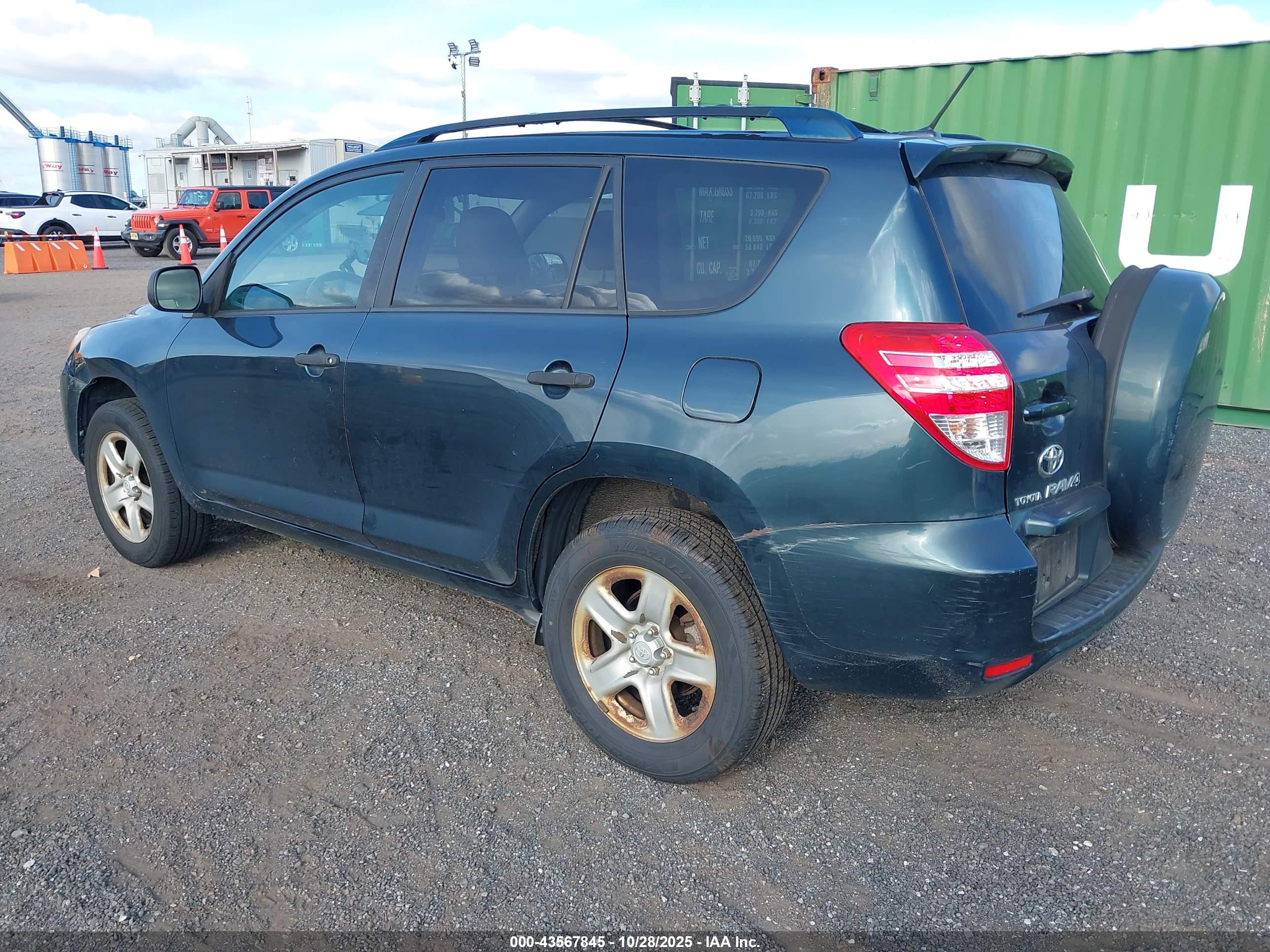 TOYOTA RAV4 image 3