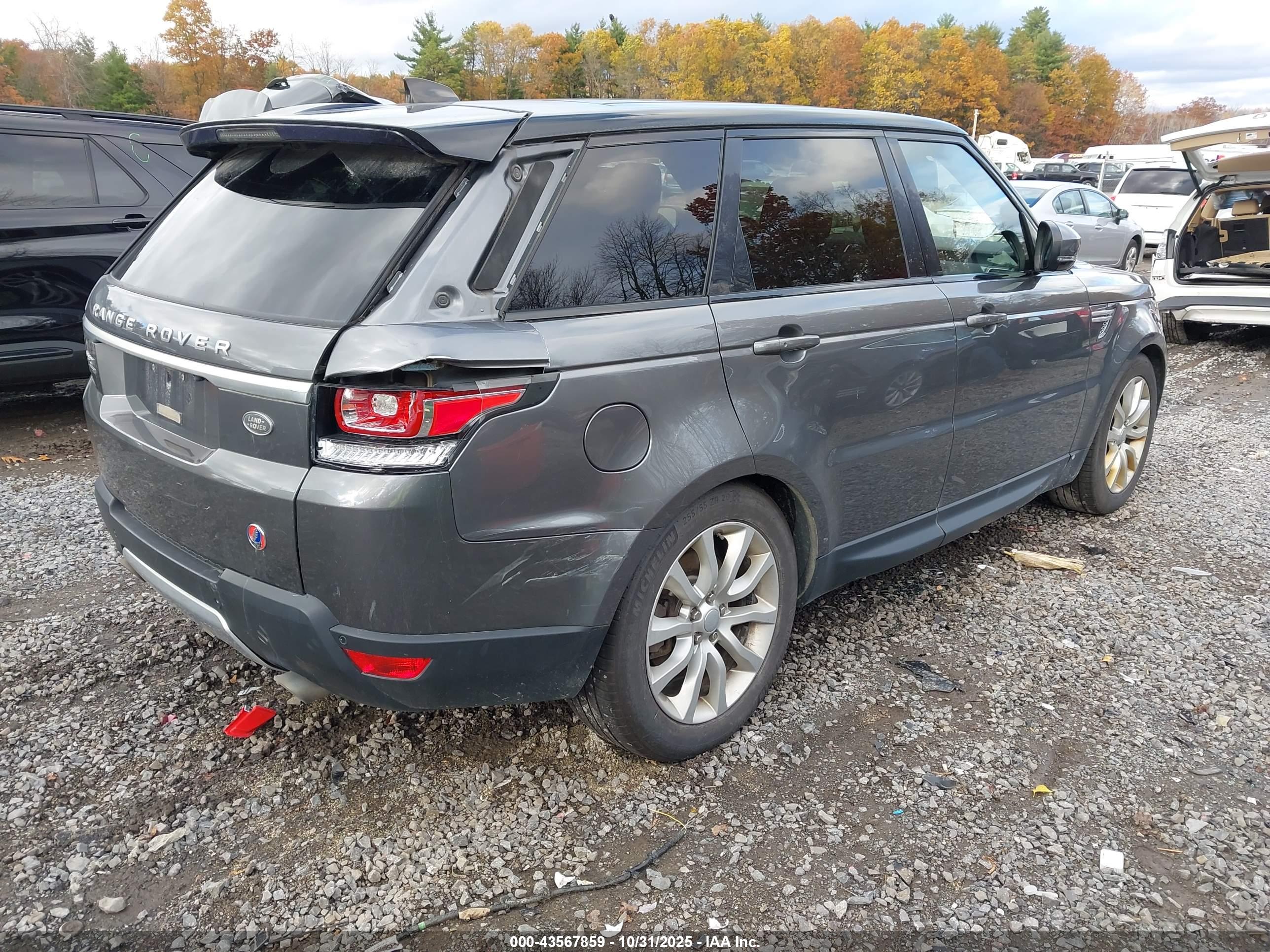 LAND ROVER image 4