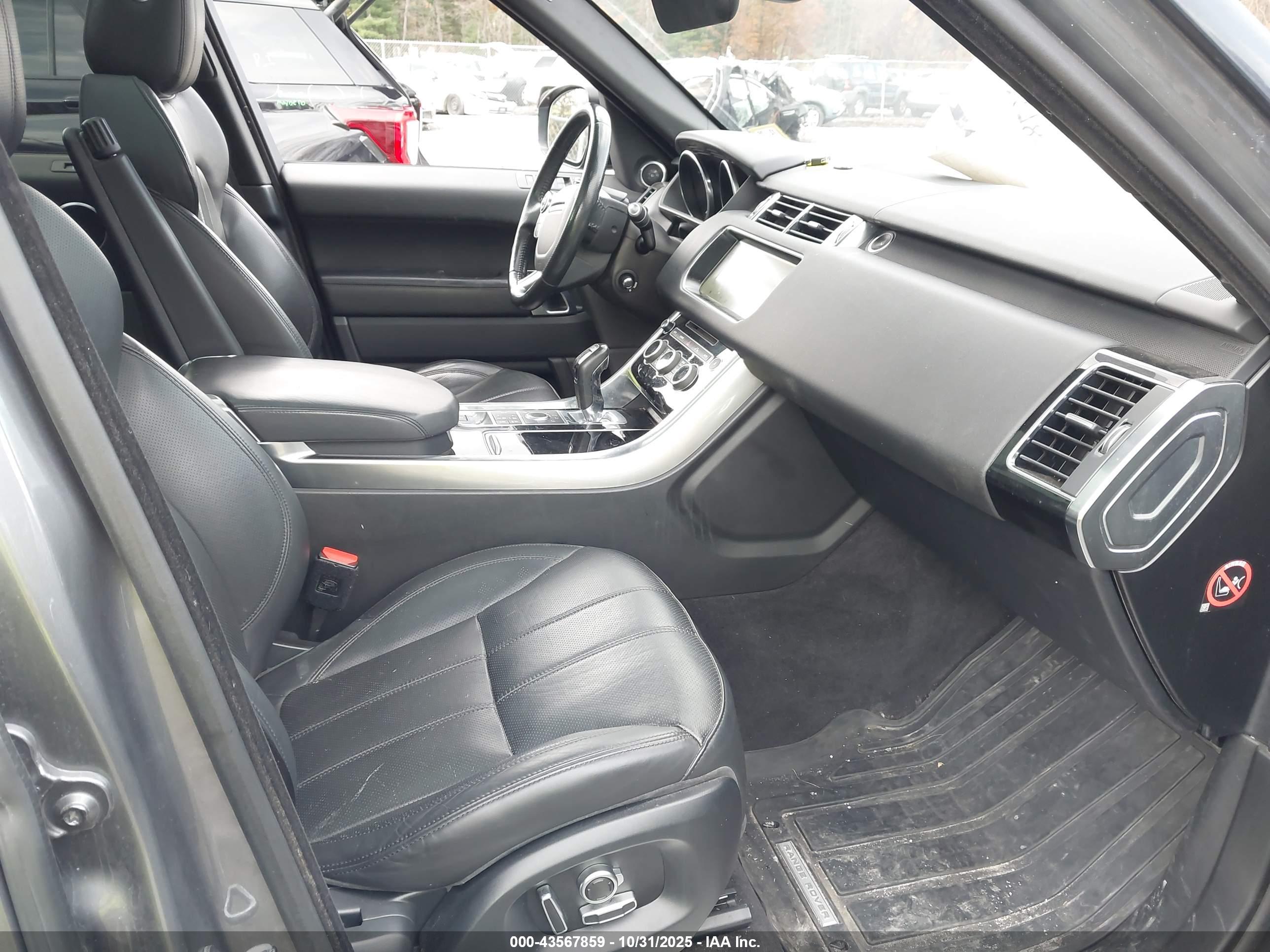 LAND ROVER image 5