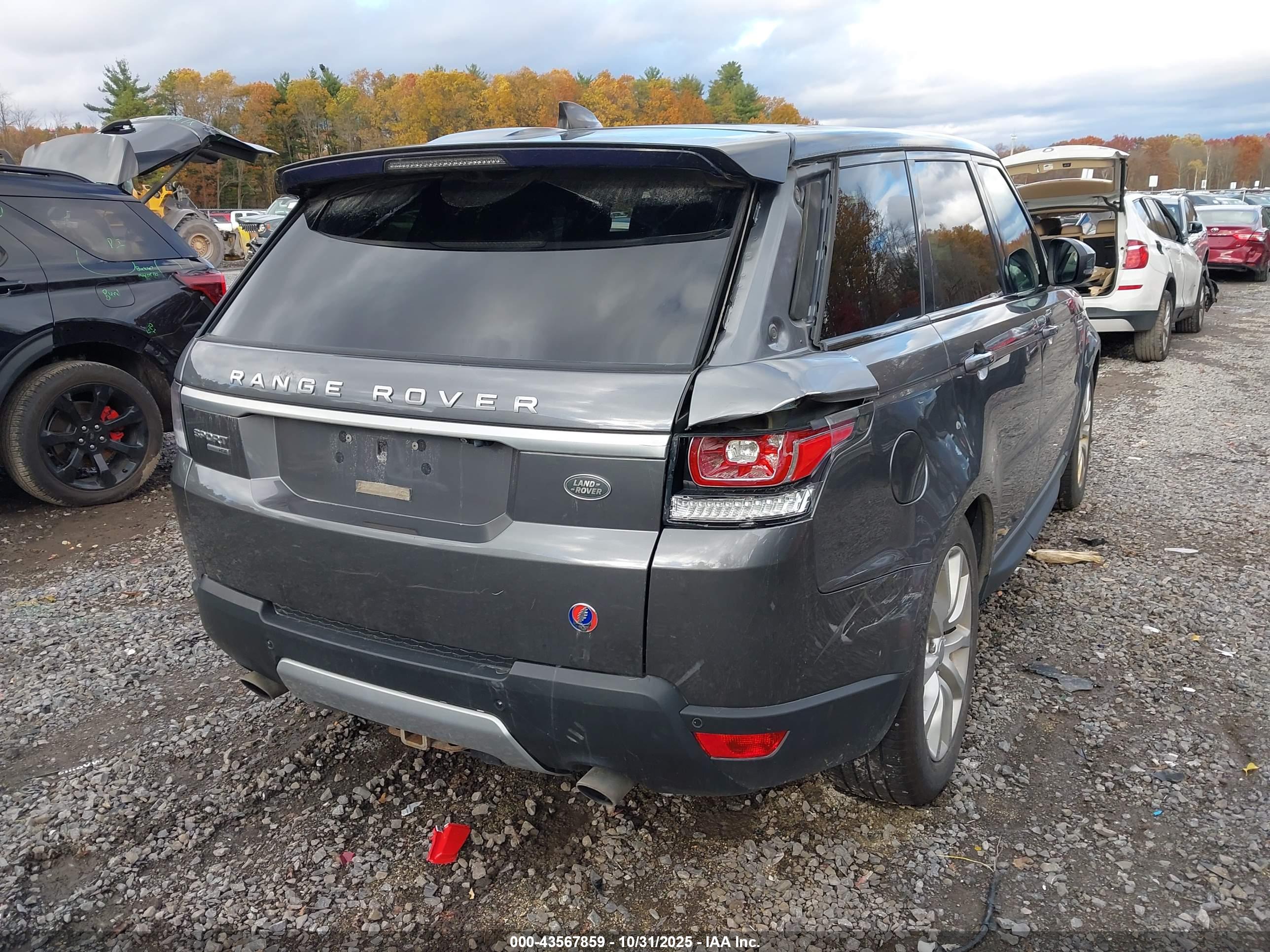 LAND ROVER image 6