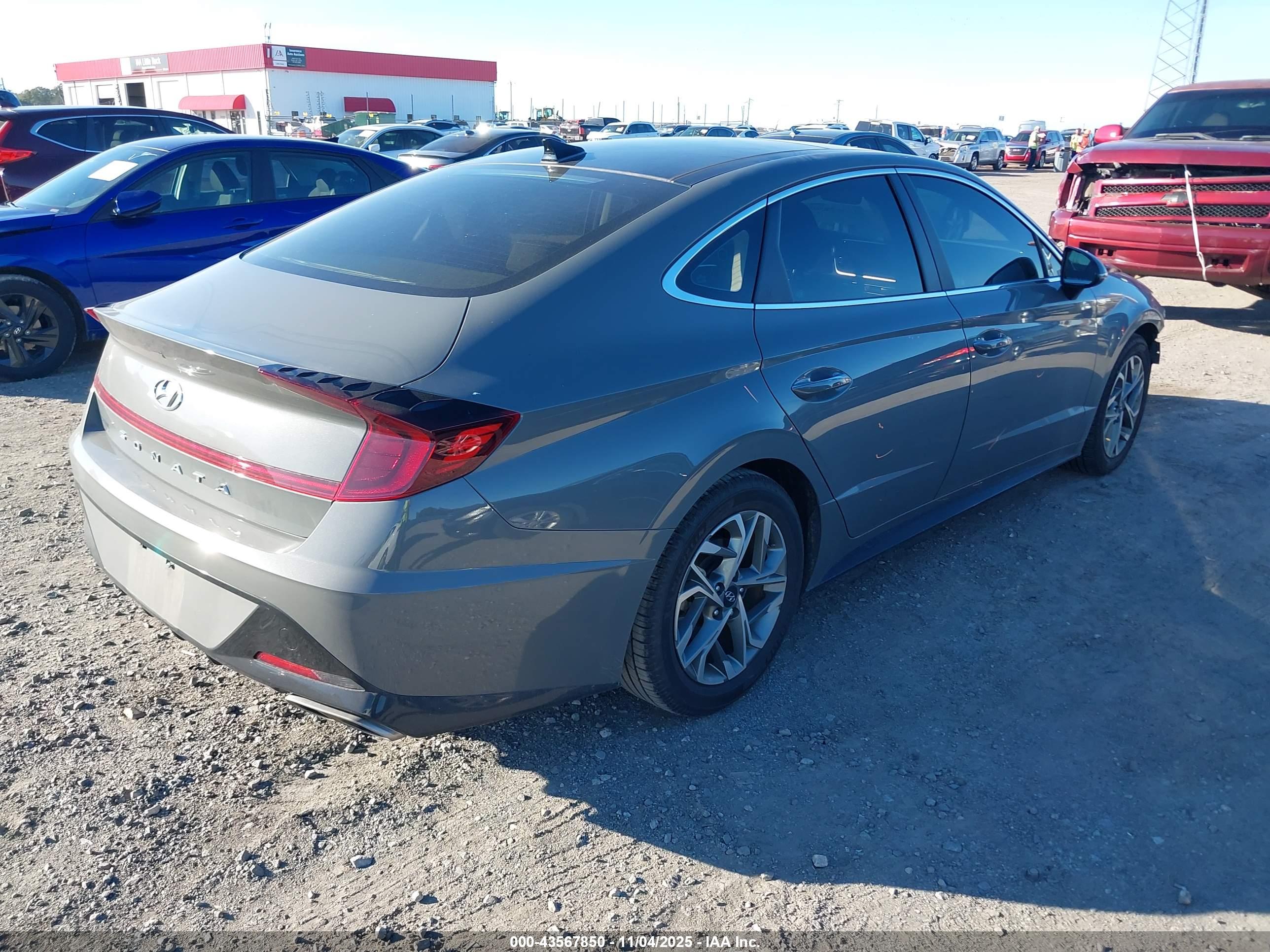 HYUNDAI SONATA image 4