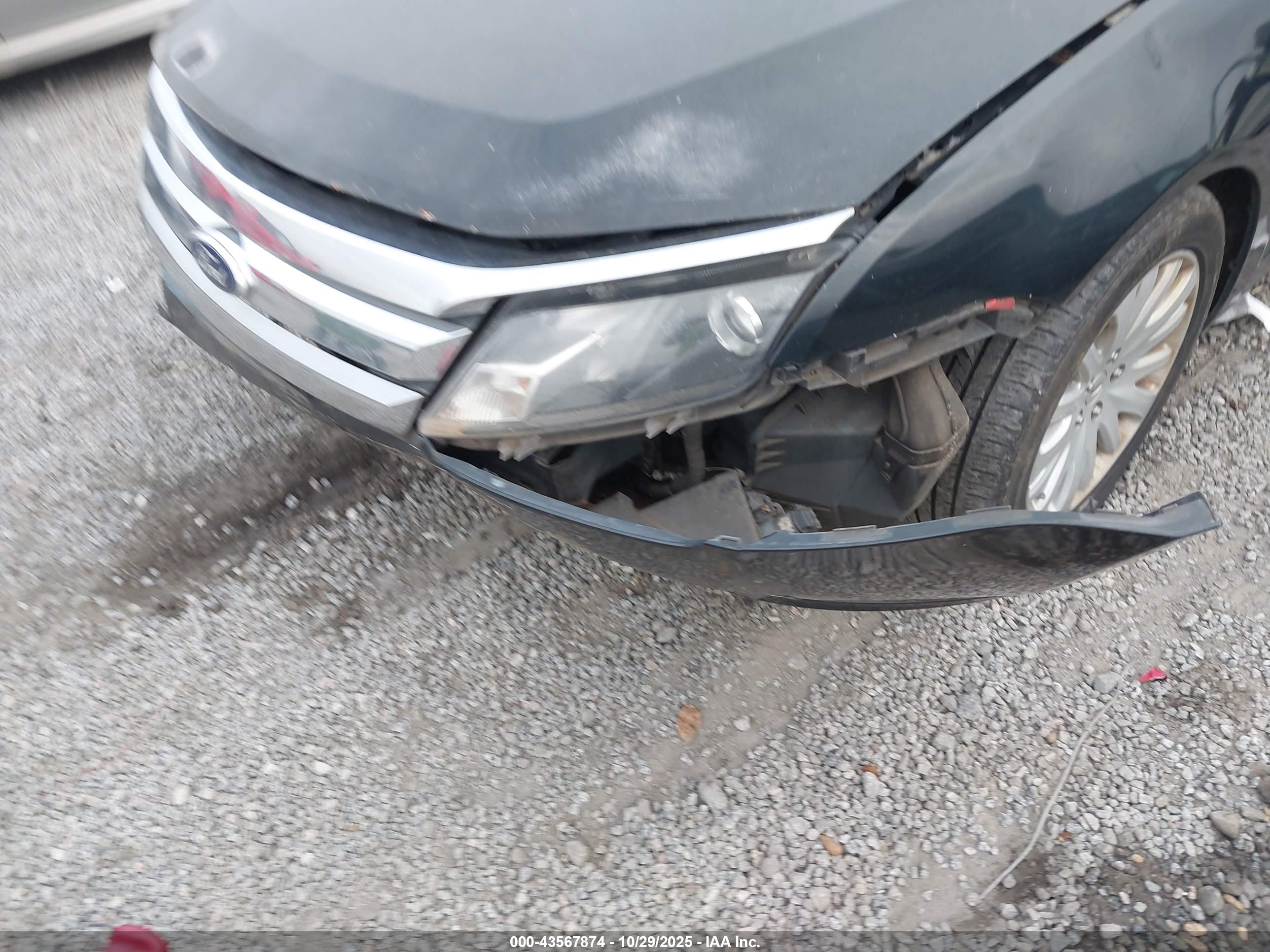 FORD FUSION image 6
