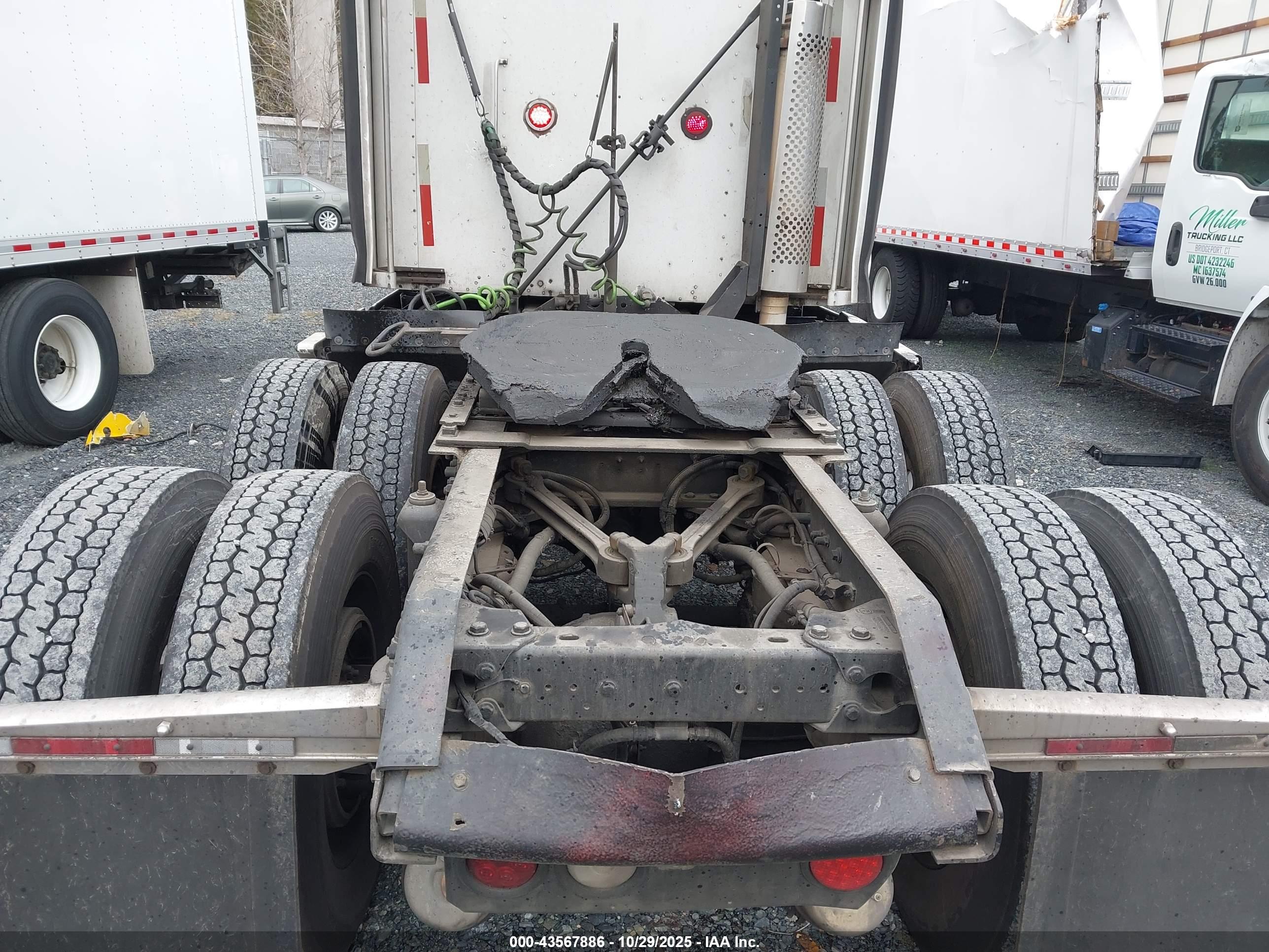KENWORTH CONSTRUCTION image 8