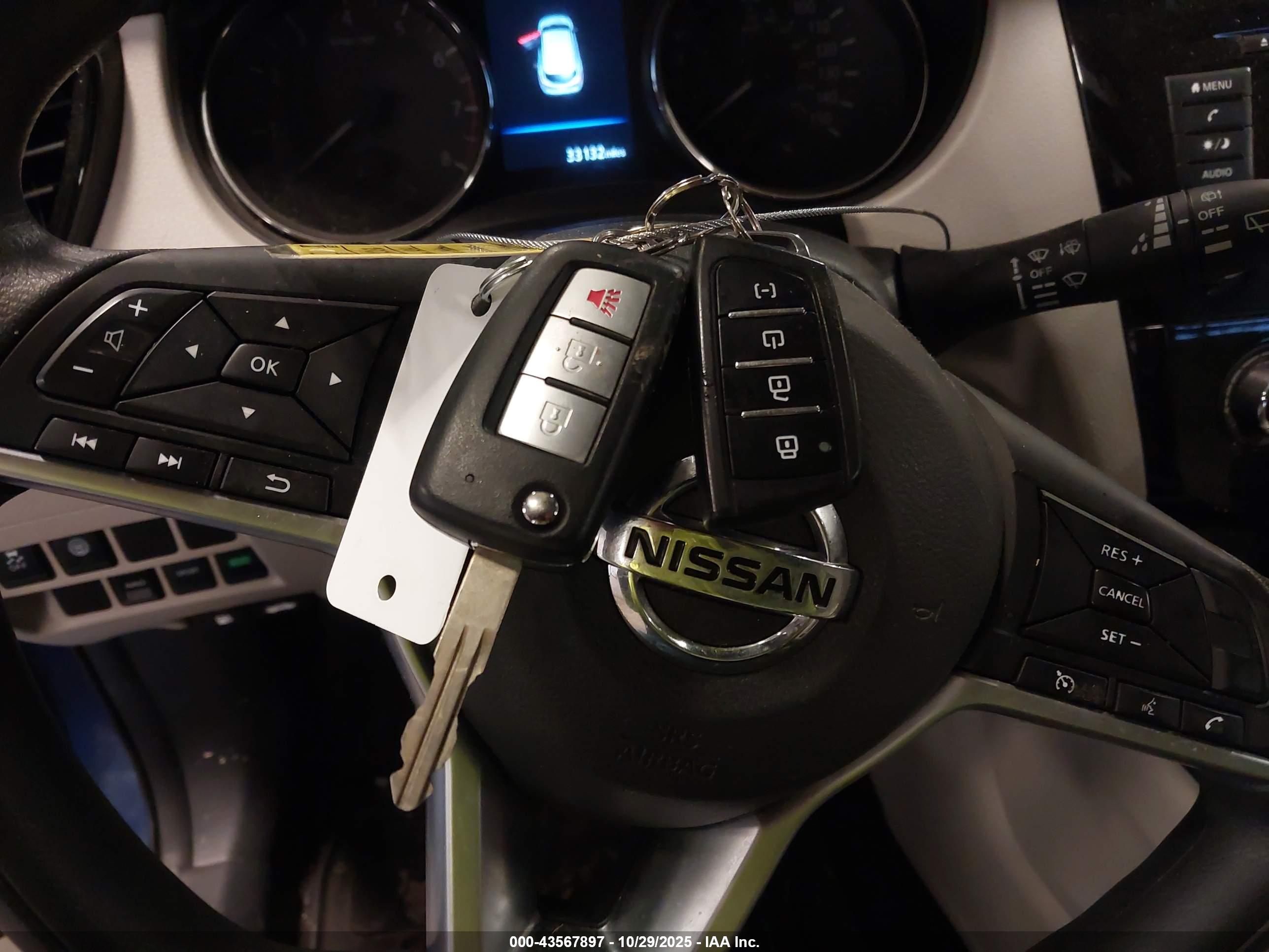 NISSAN ROGUE image 11