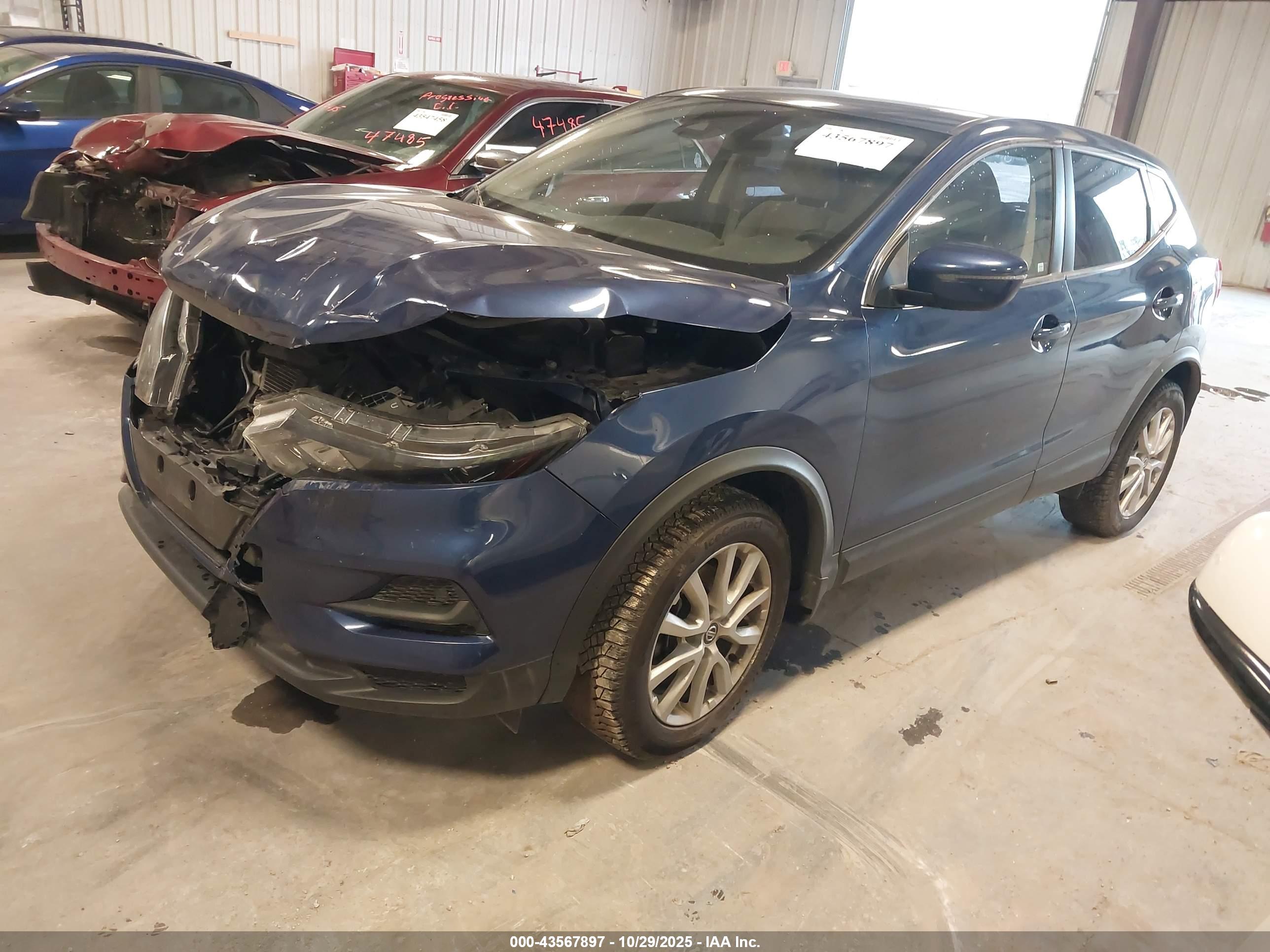 NISSAN ROGUE image 2
