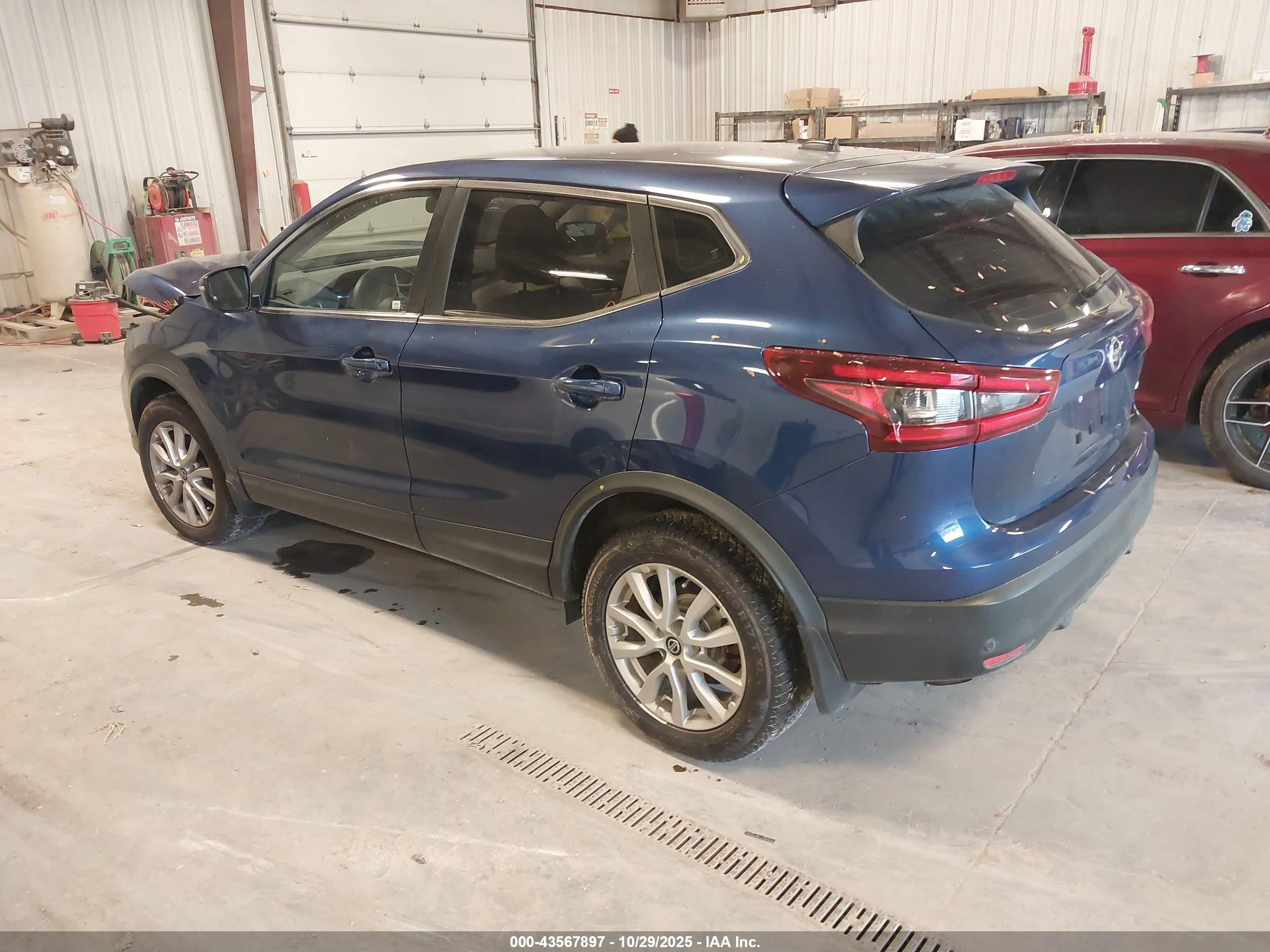 NISSAN ROGUE image 3