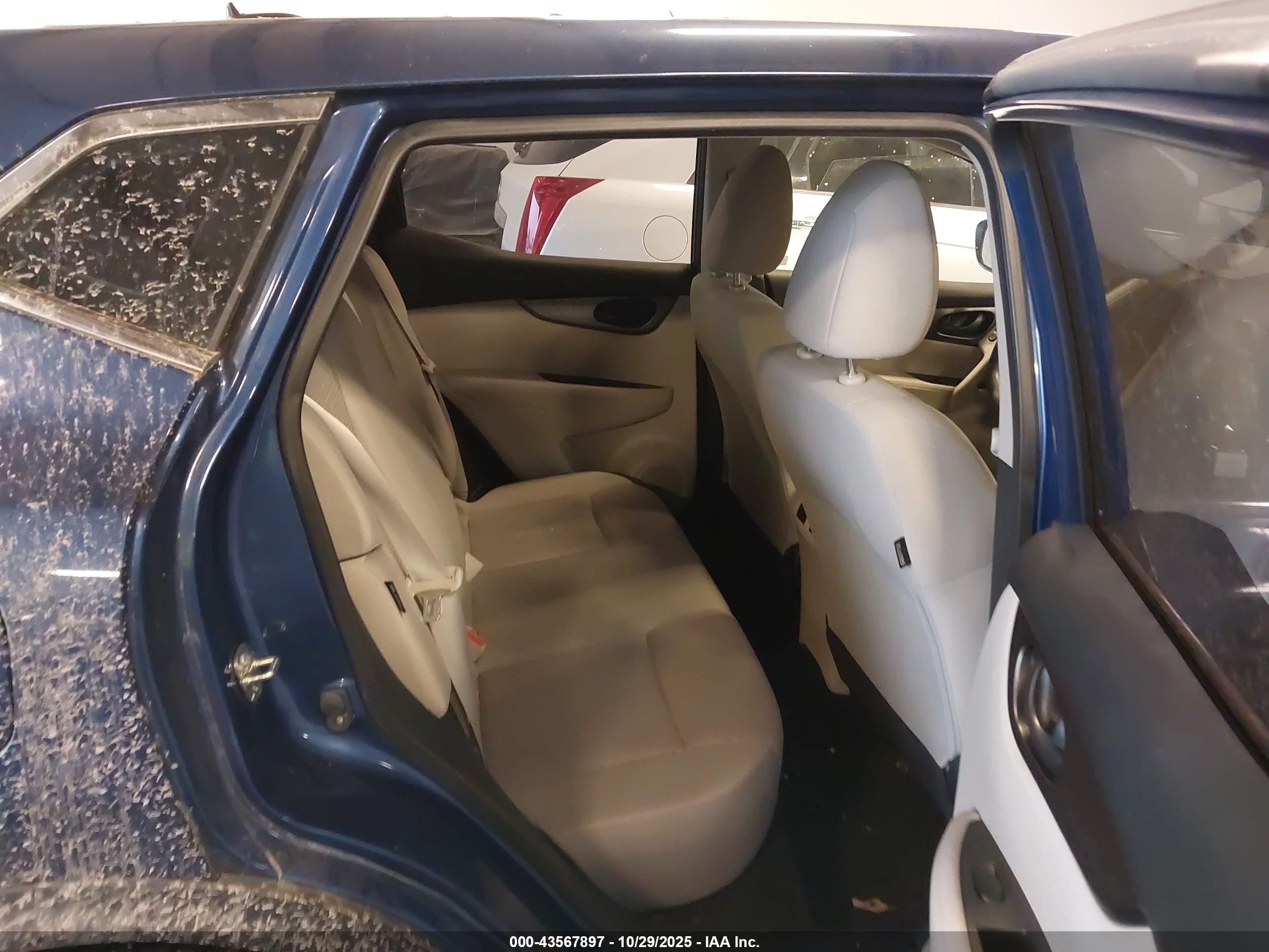 NISSAN ROGUE image 8