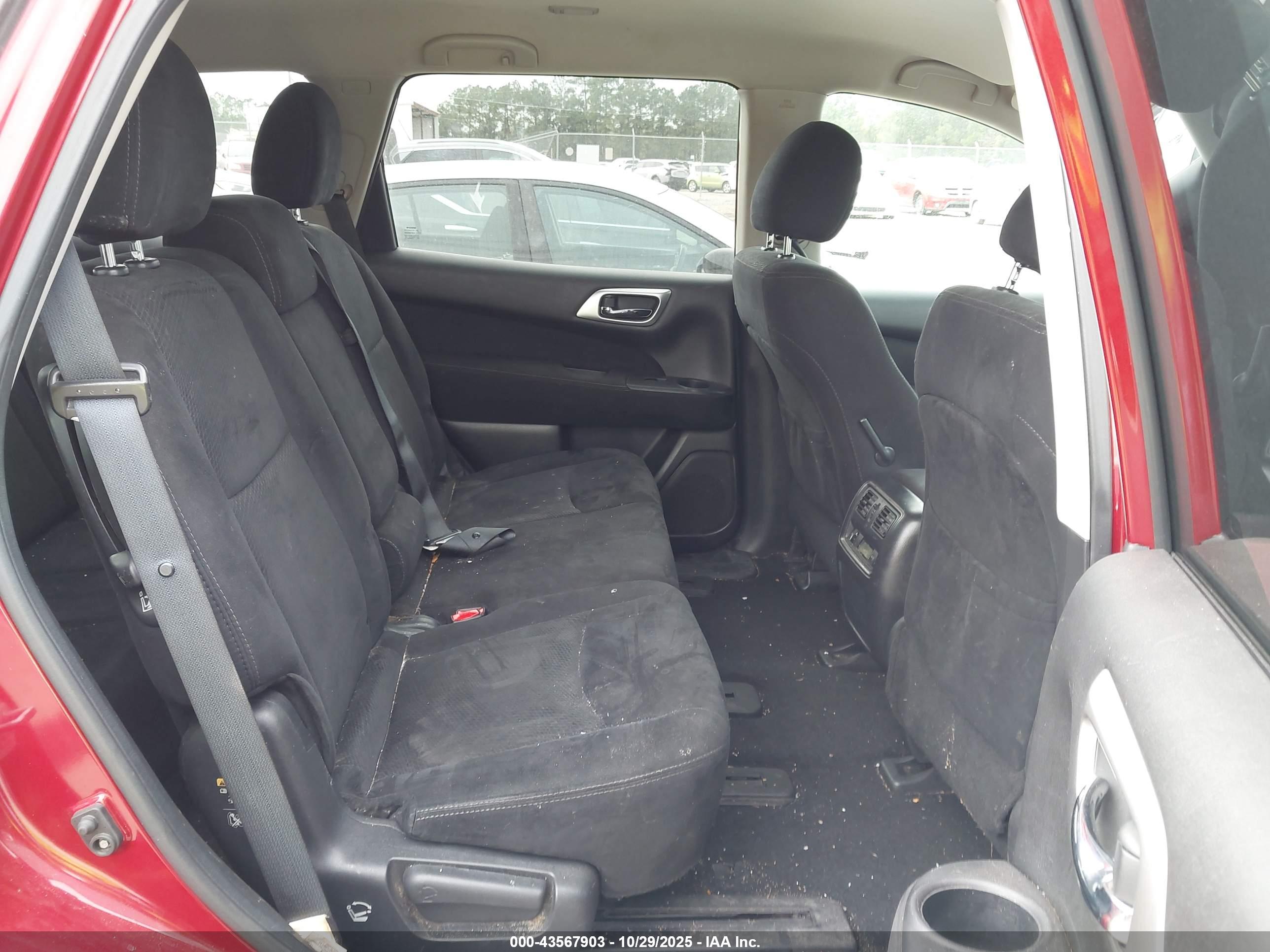 NISSAN PATHFINDER image 8