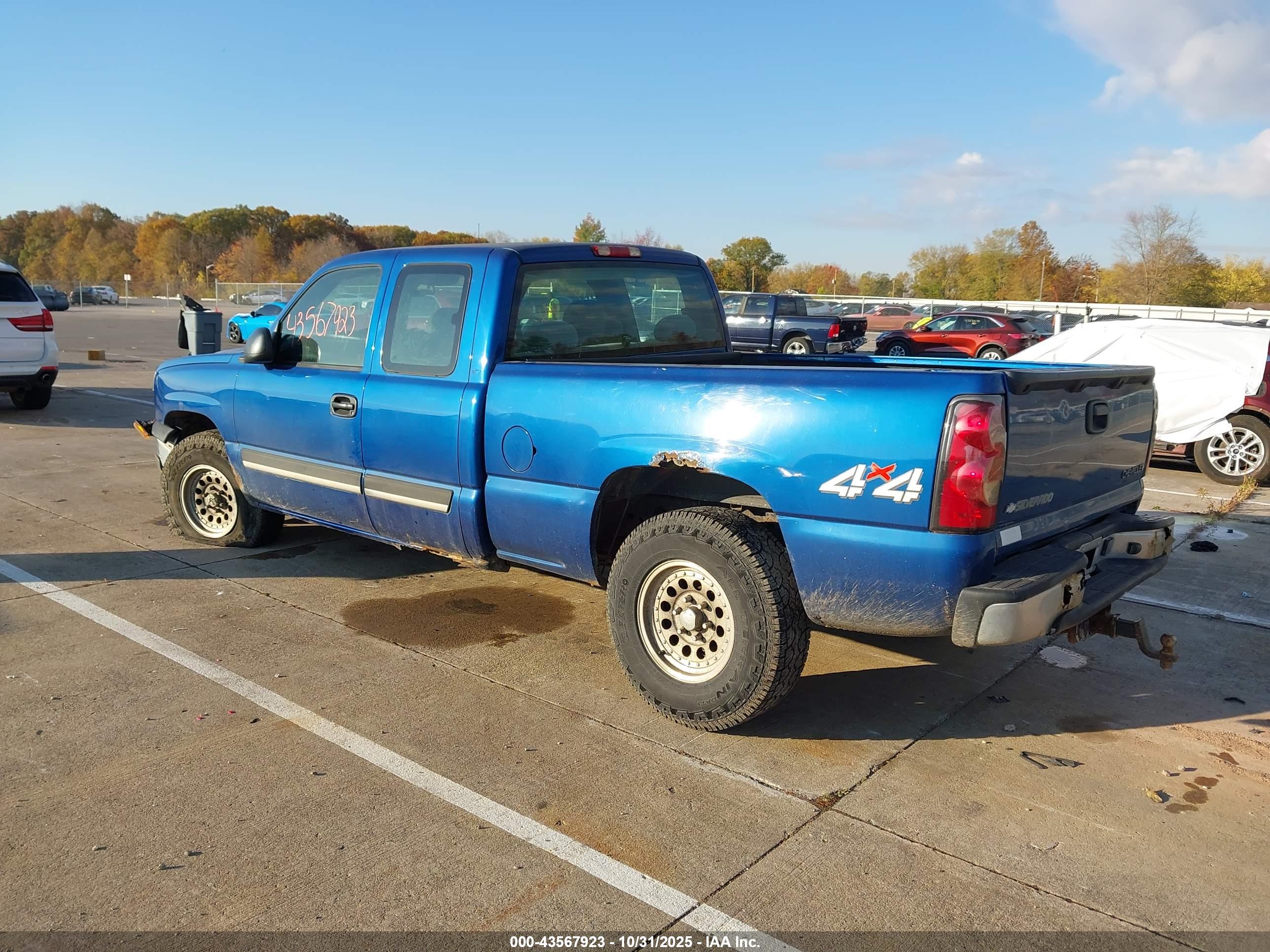 CHEVROLET SILVERADO image 3
