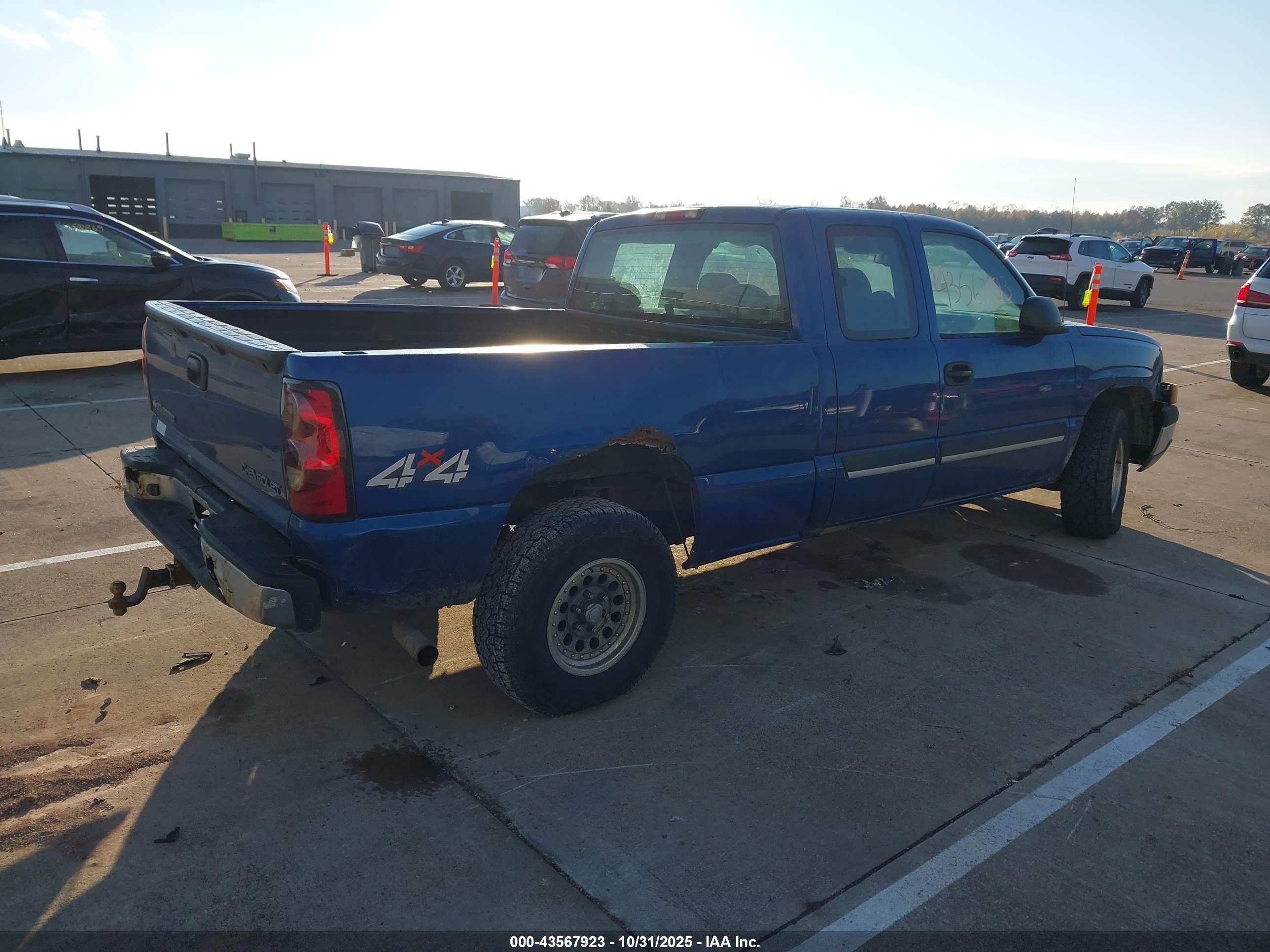 CHEVROLET SILVERADO image 4