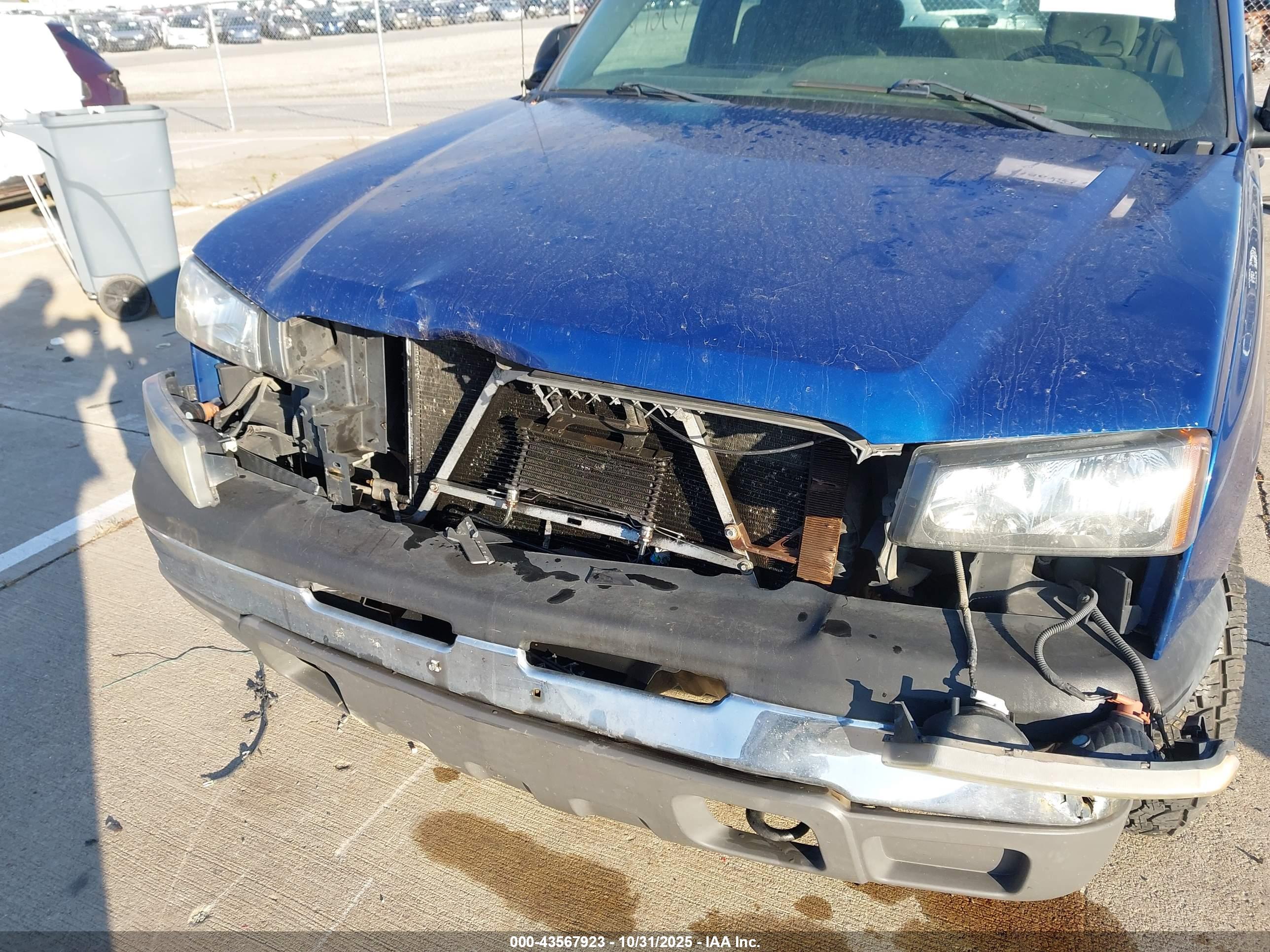 CHEVROLET SILVERADO image 6