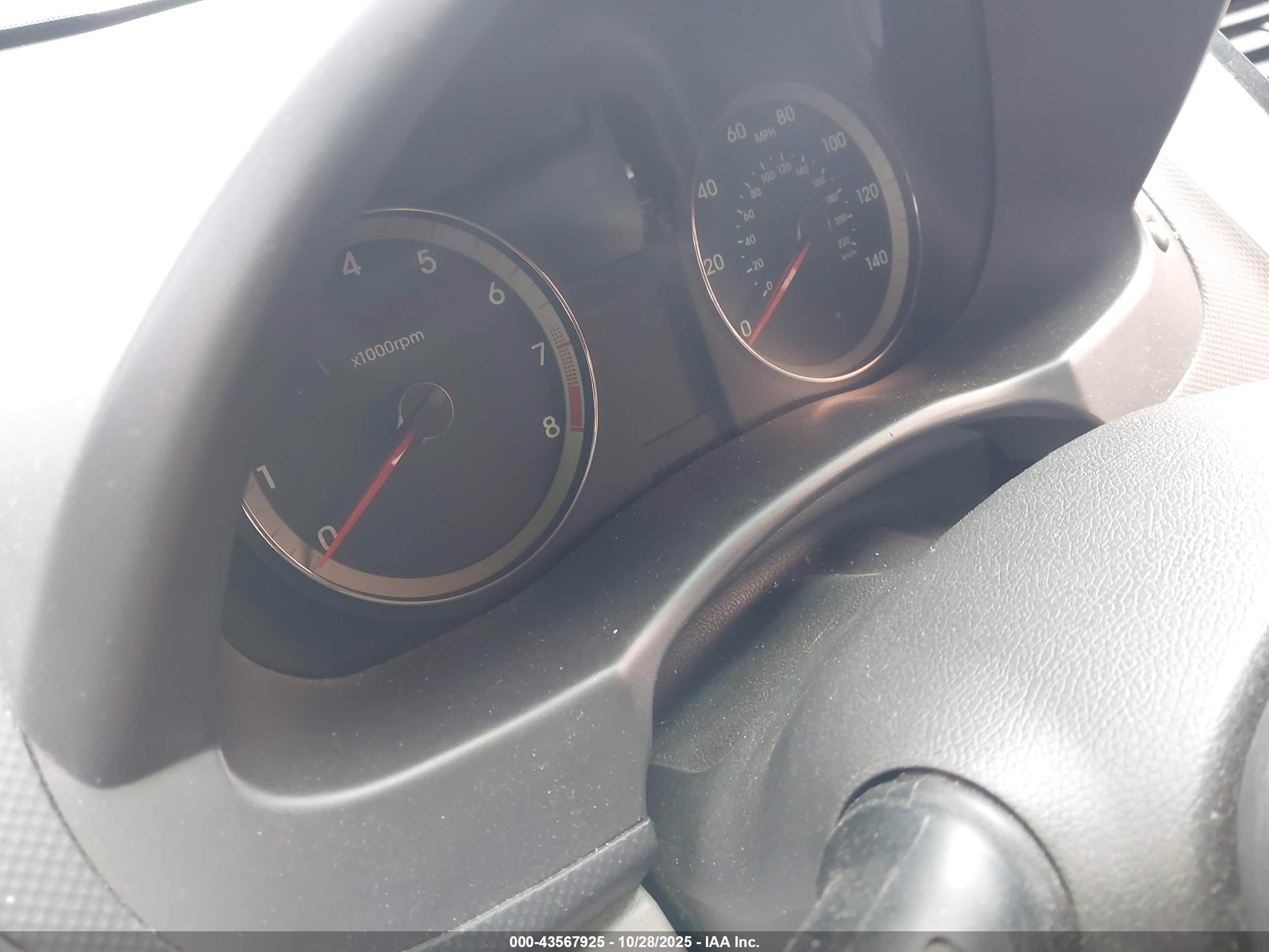 HYUNDAI ACCENT image 7