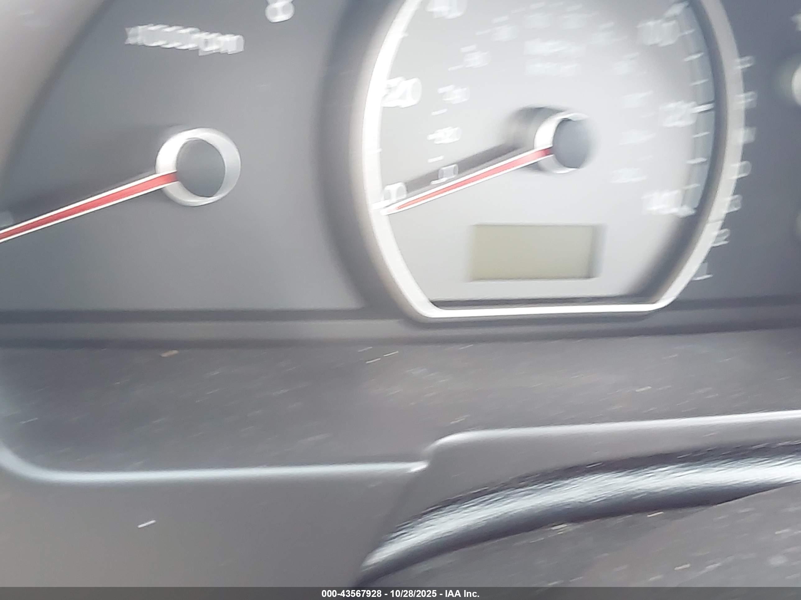 HYUNDAI ELANTRA image 7