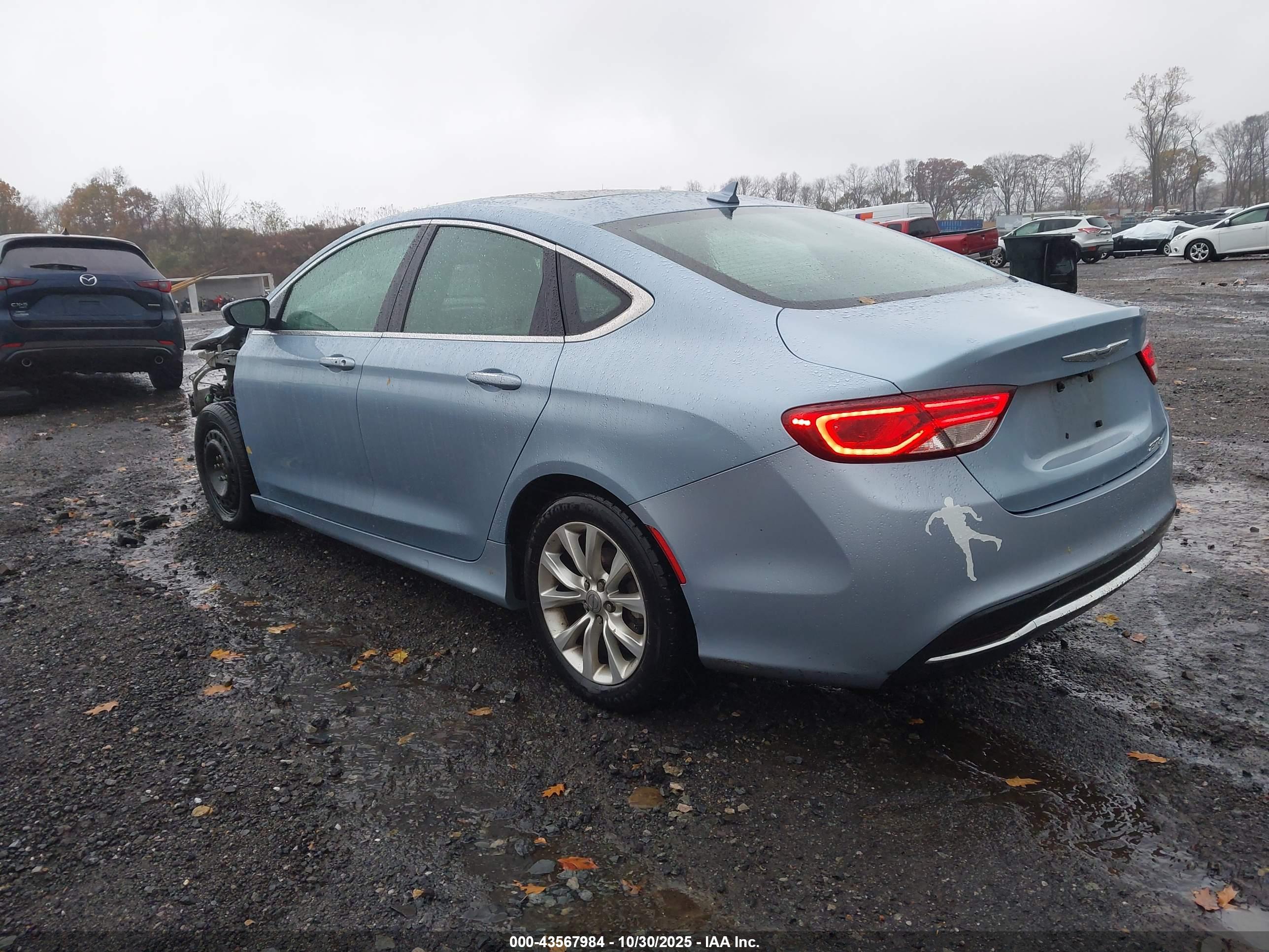 CHRYSLER 200 image 3
