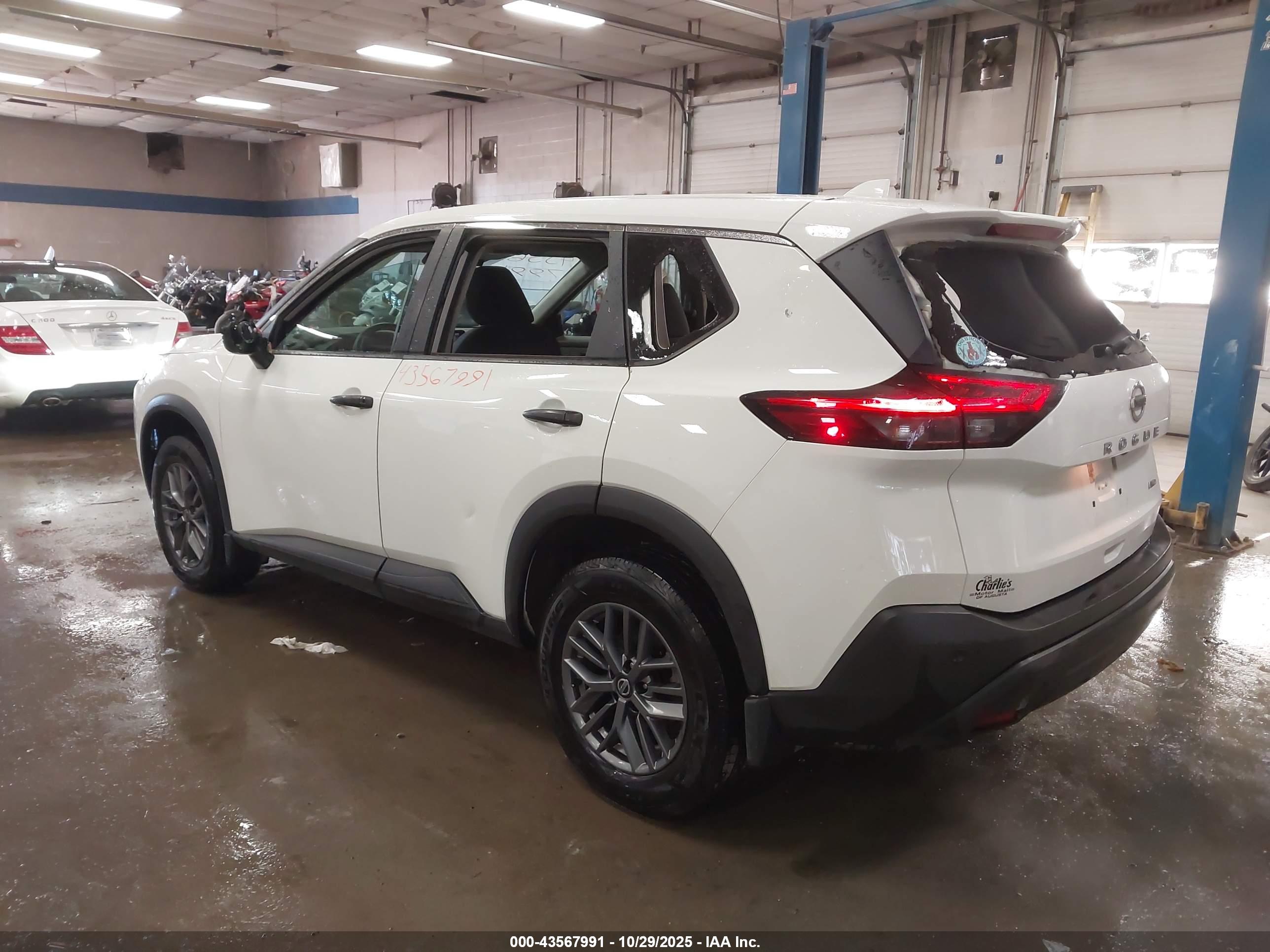 NISSAN ROGUE image 3