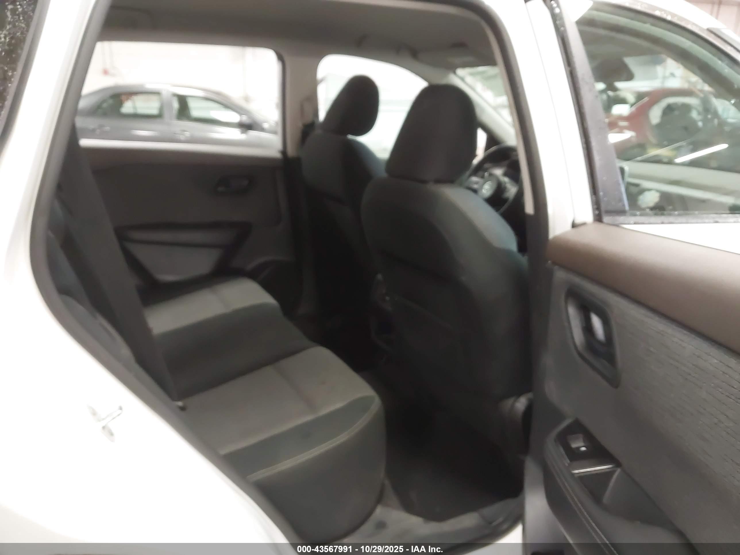 NISSAN ROGUE image 8