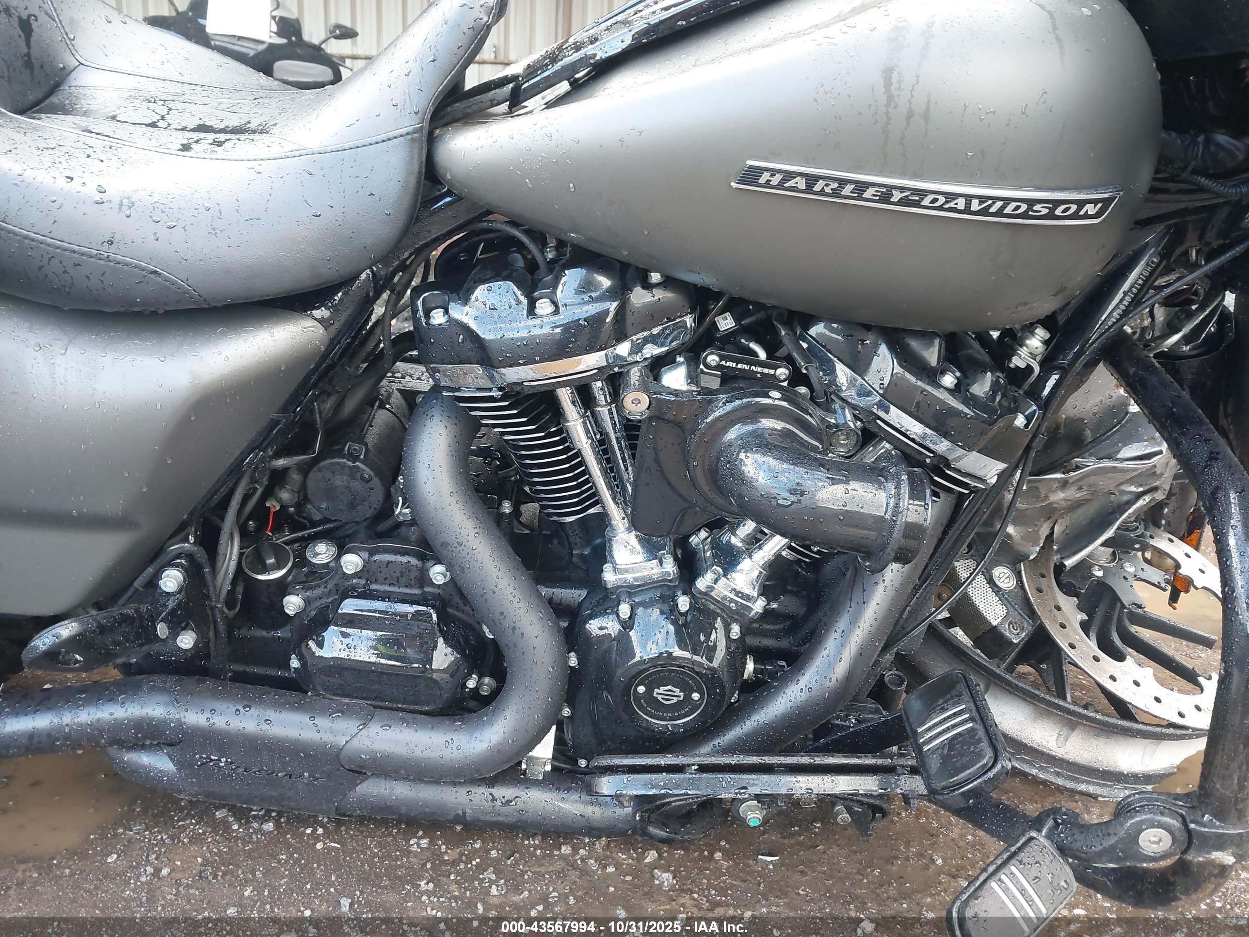 HARLEY-DAVIDSON FLTRXS image 8