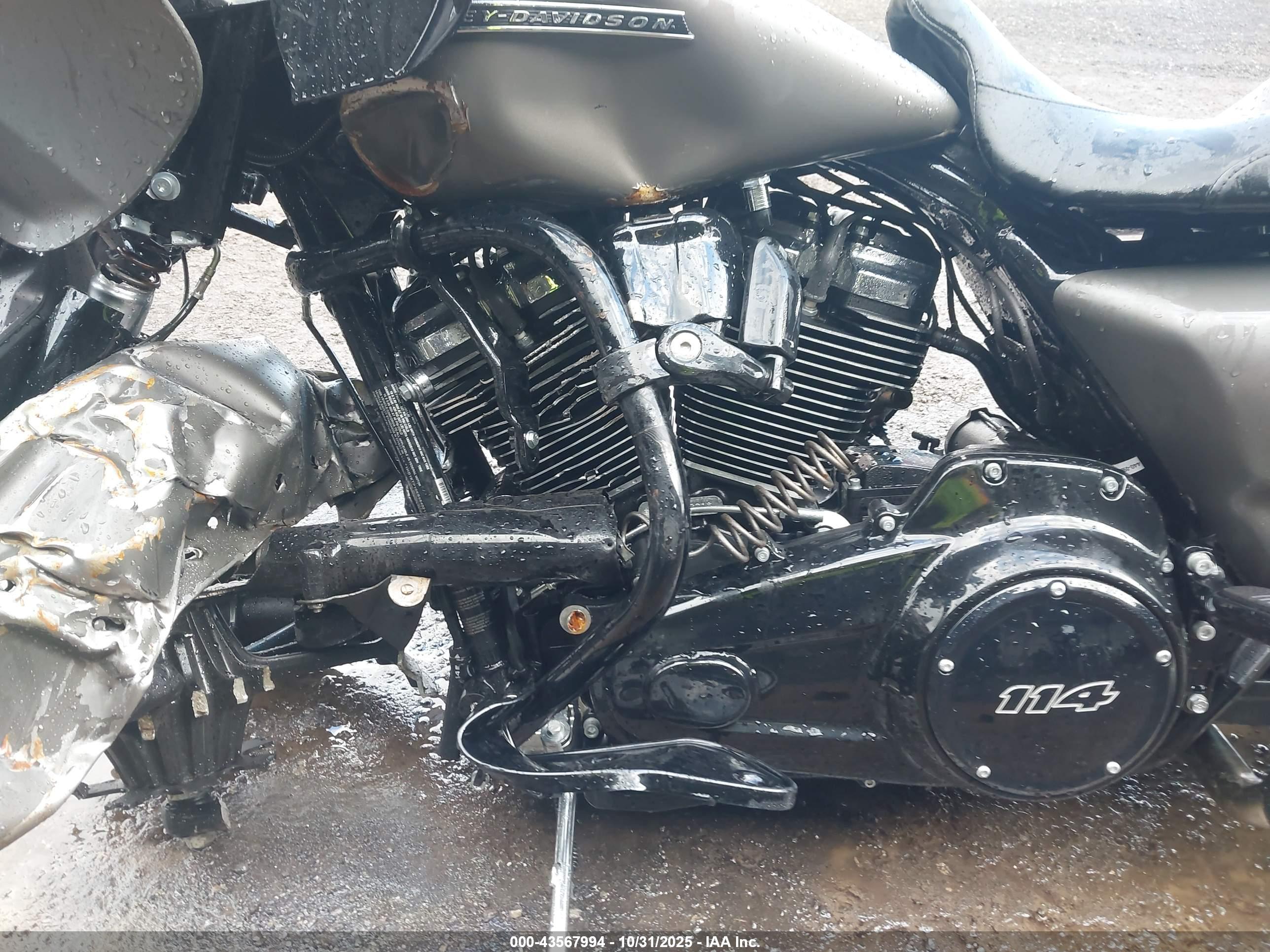 HARLEY-DAVIDSON FLTRXS image 9