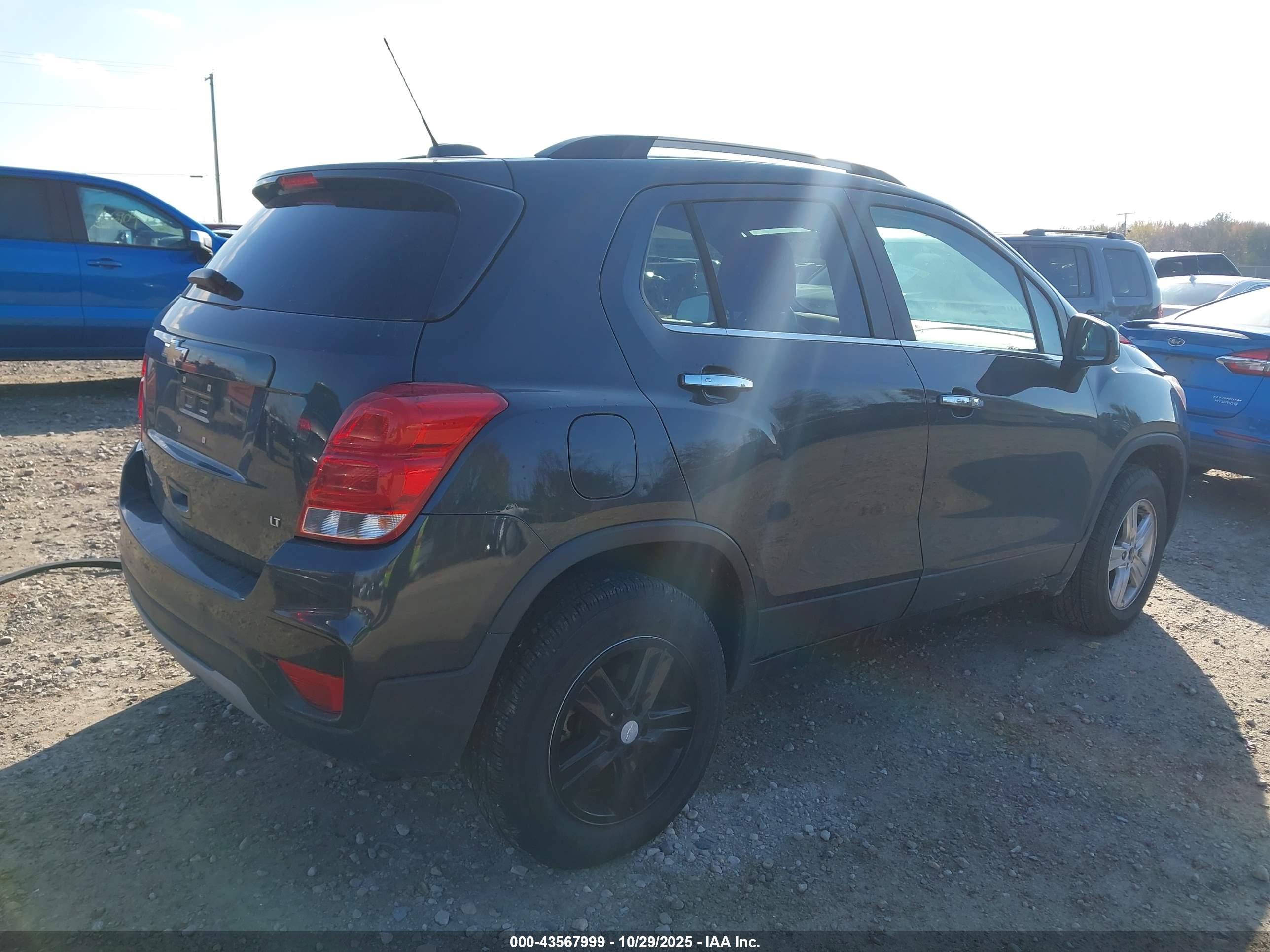 CHEVROLET TRAX image 4