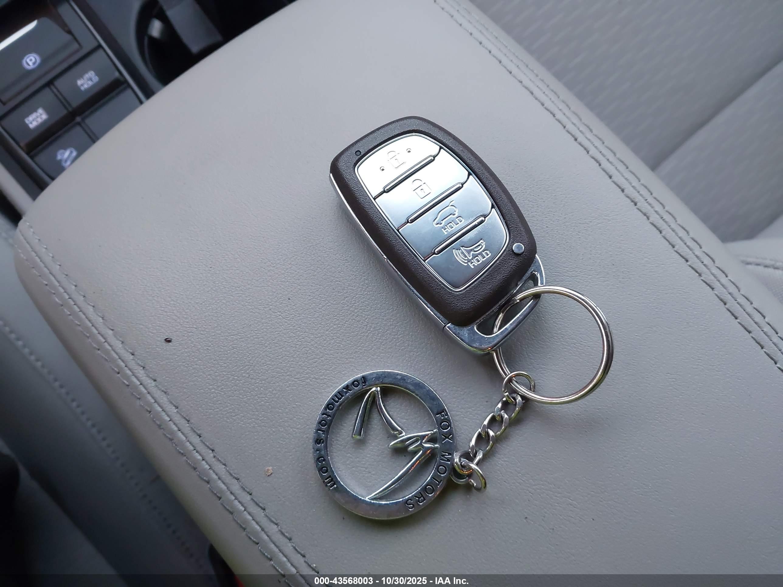 HYUNDAI TUCSON image 11