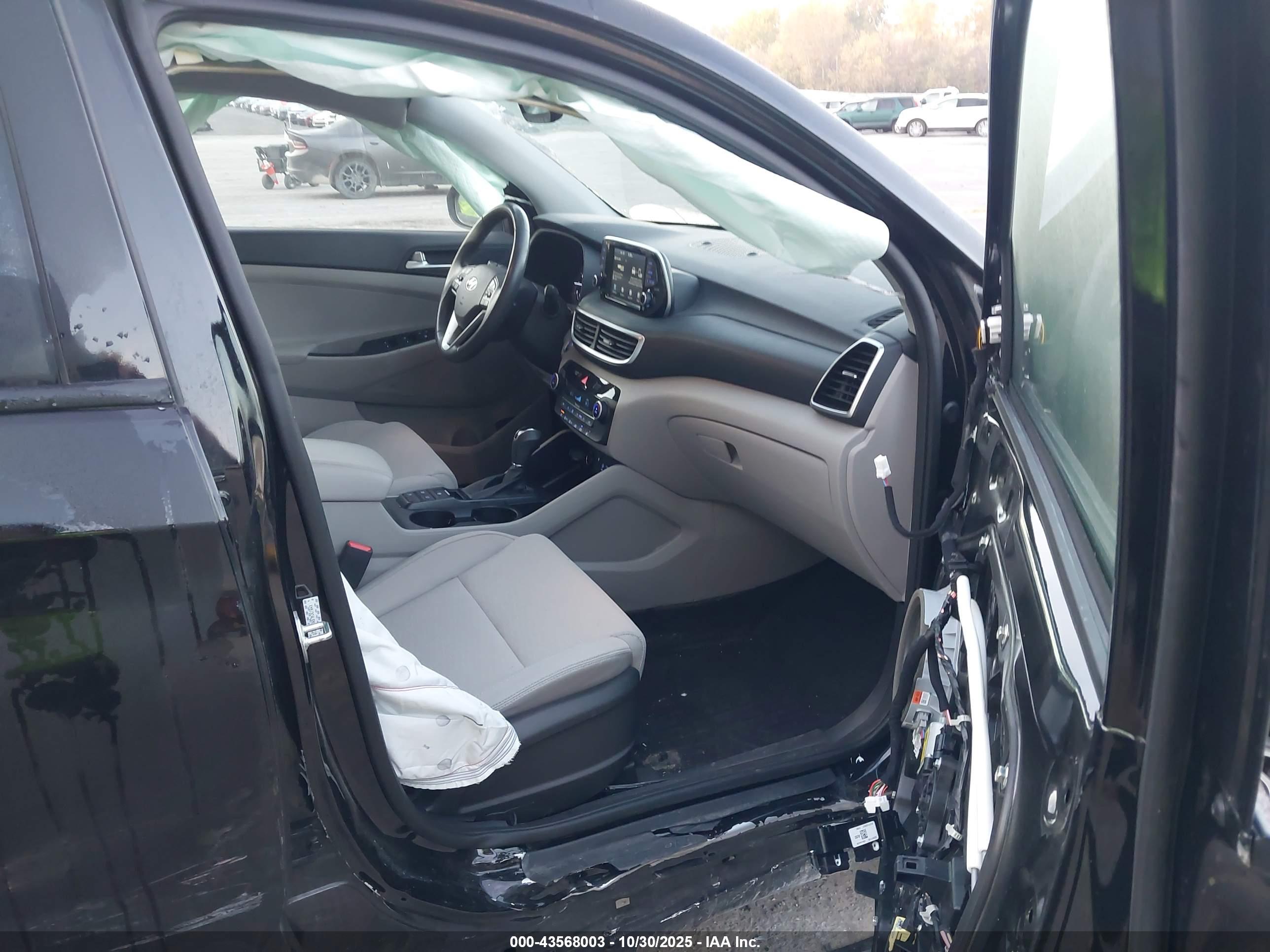 HYUNDAI TUCSON image 5