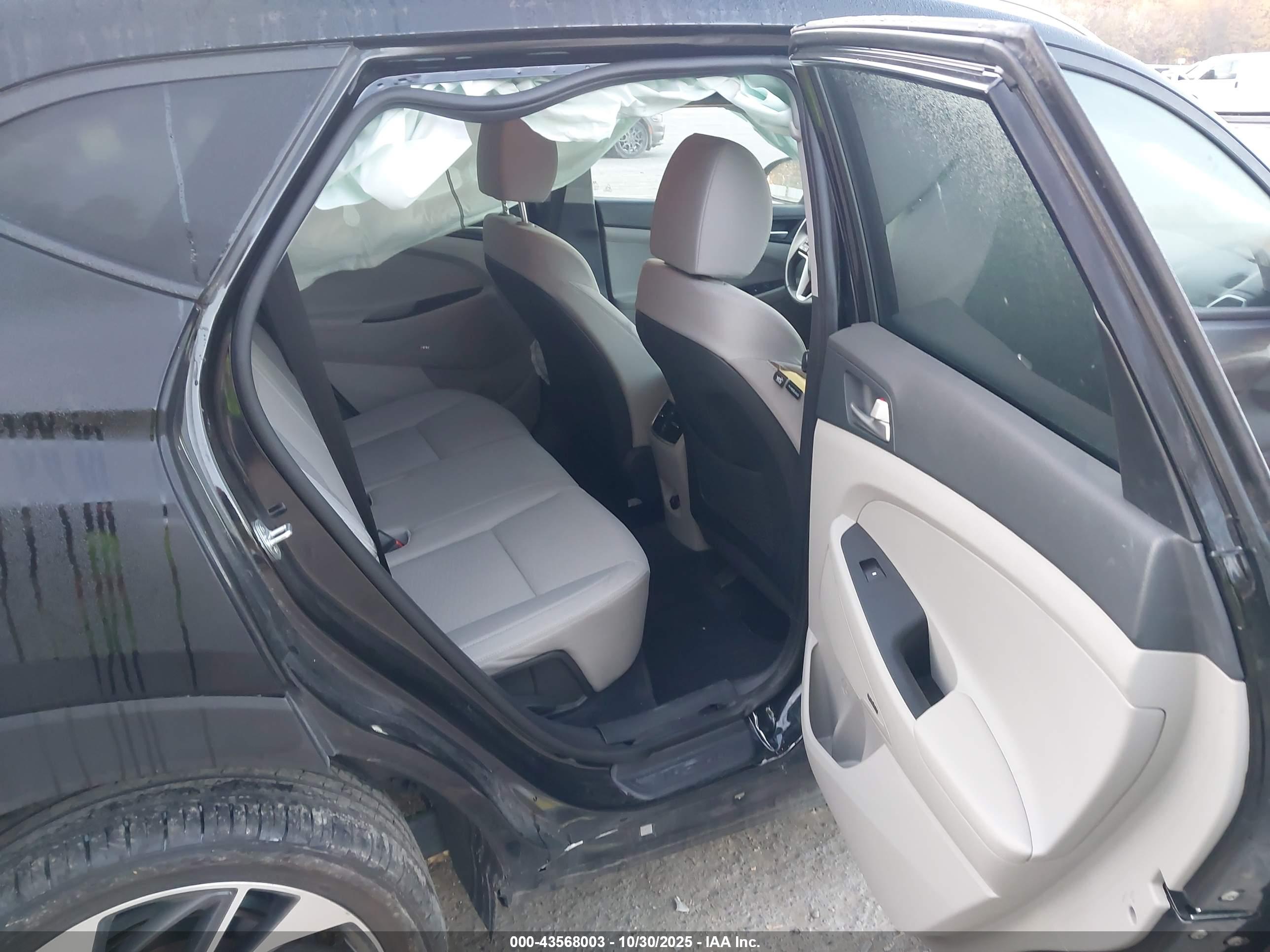 HYUNDAI TUCSON image 8