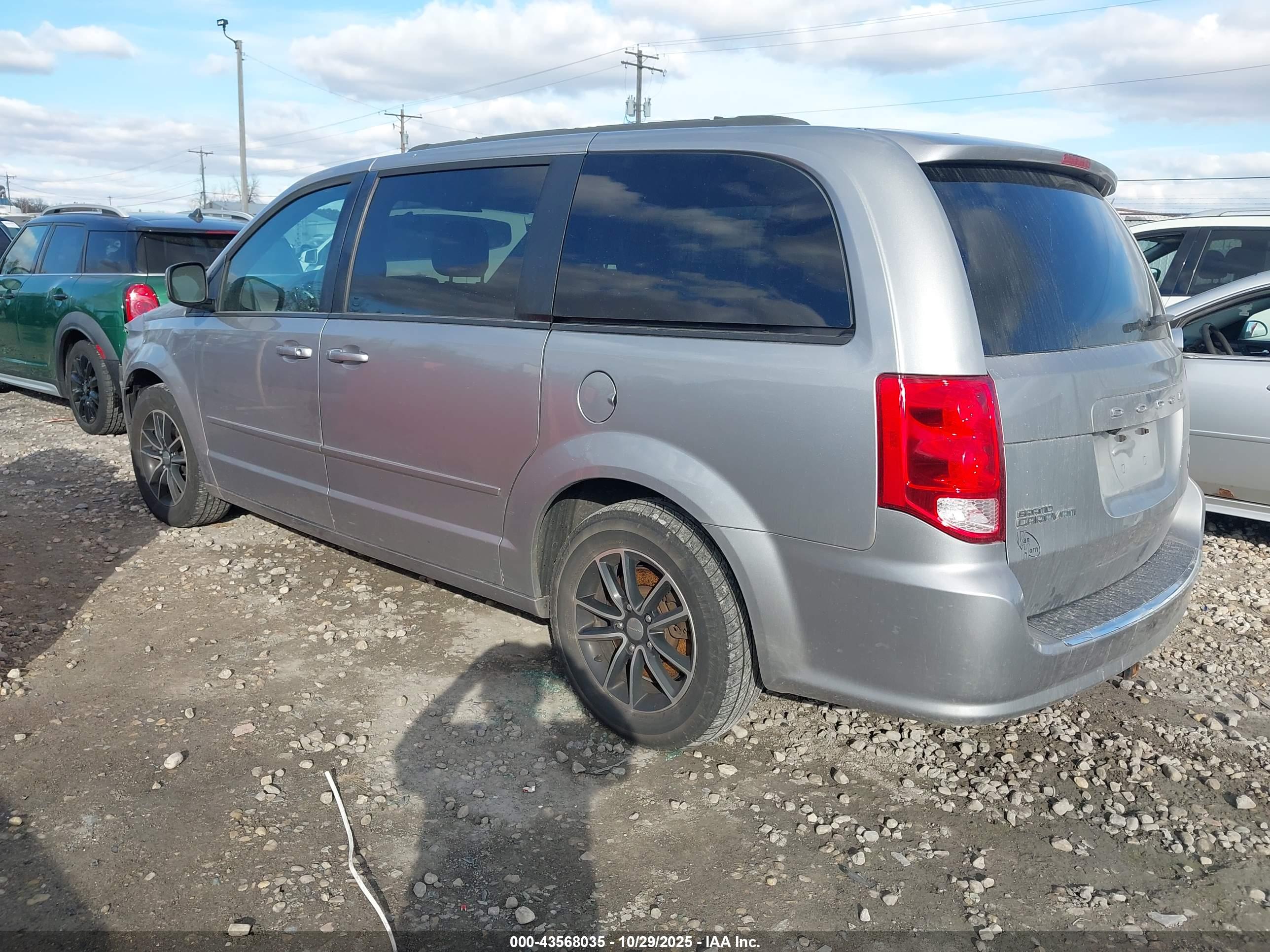 DODGE GRAND image 3
